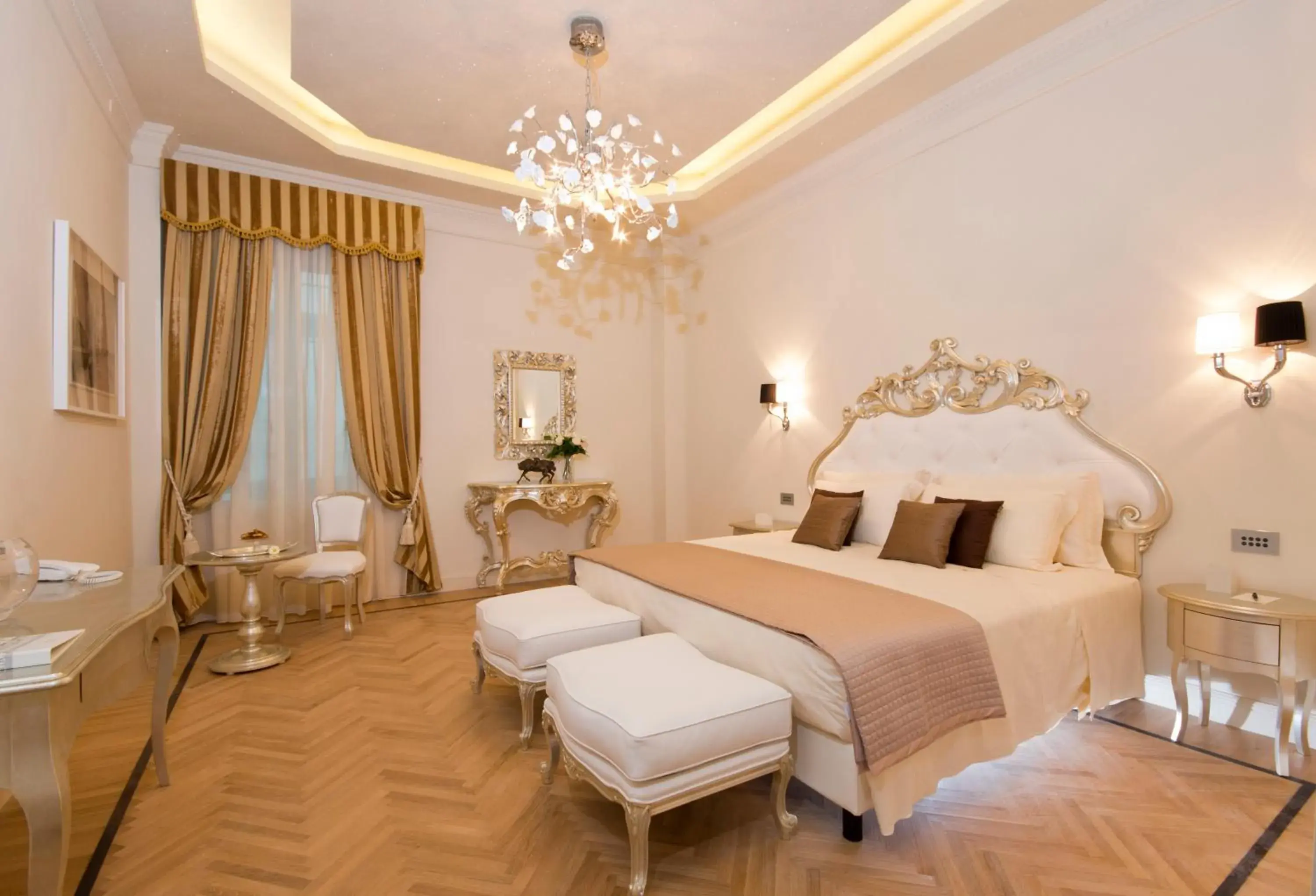 Photo of the whole room, Bed in Grand Hotel Da Vinci