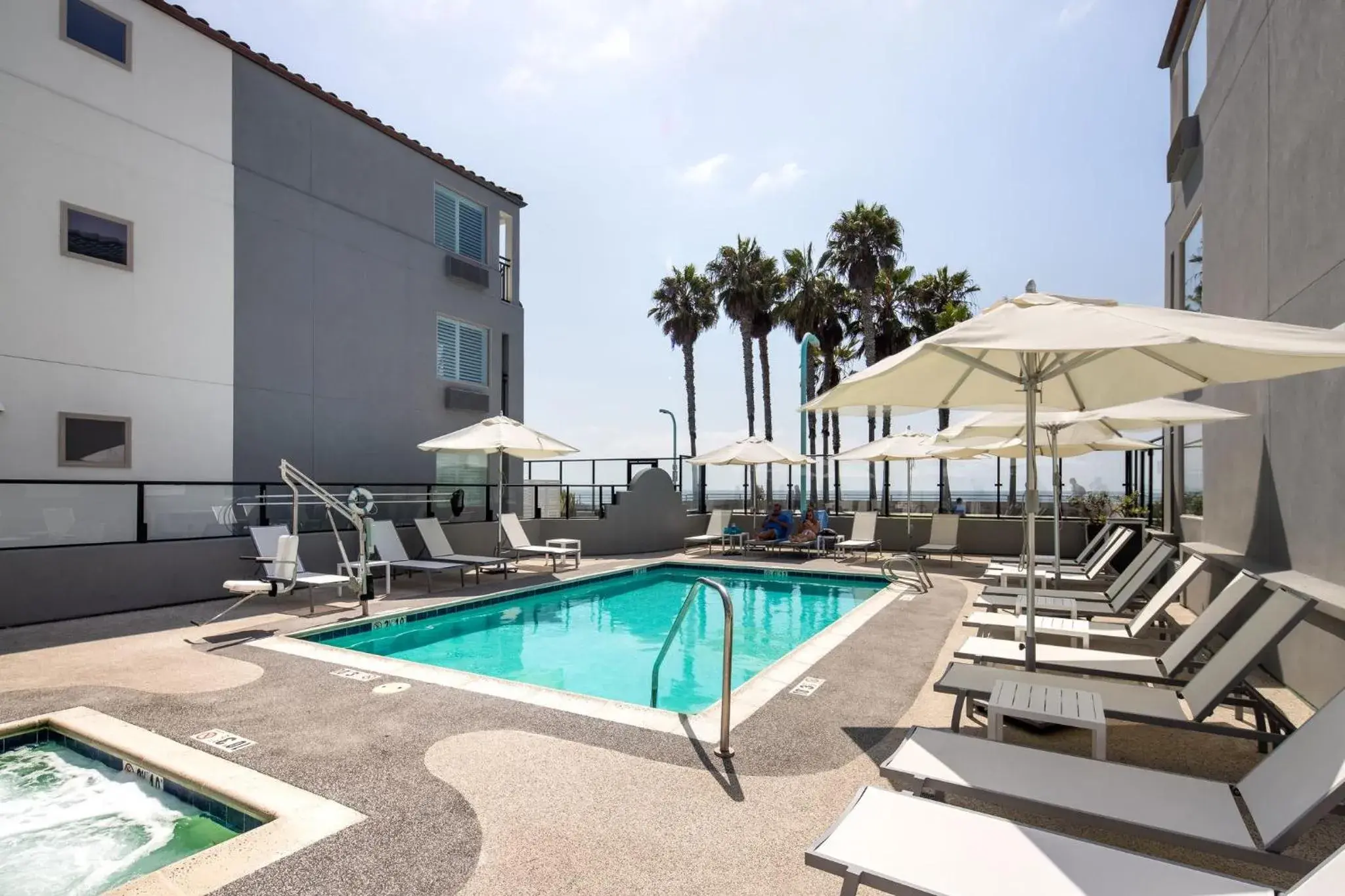 Swimming Pool in Ocean Park Inn