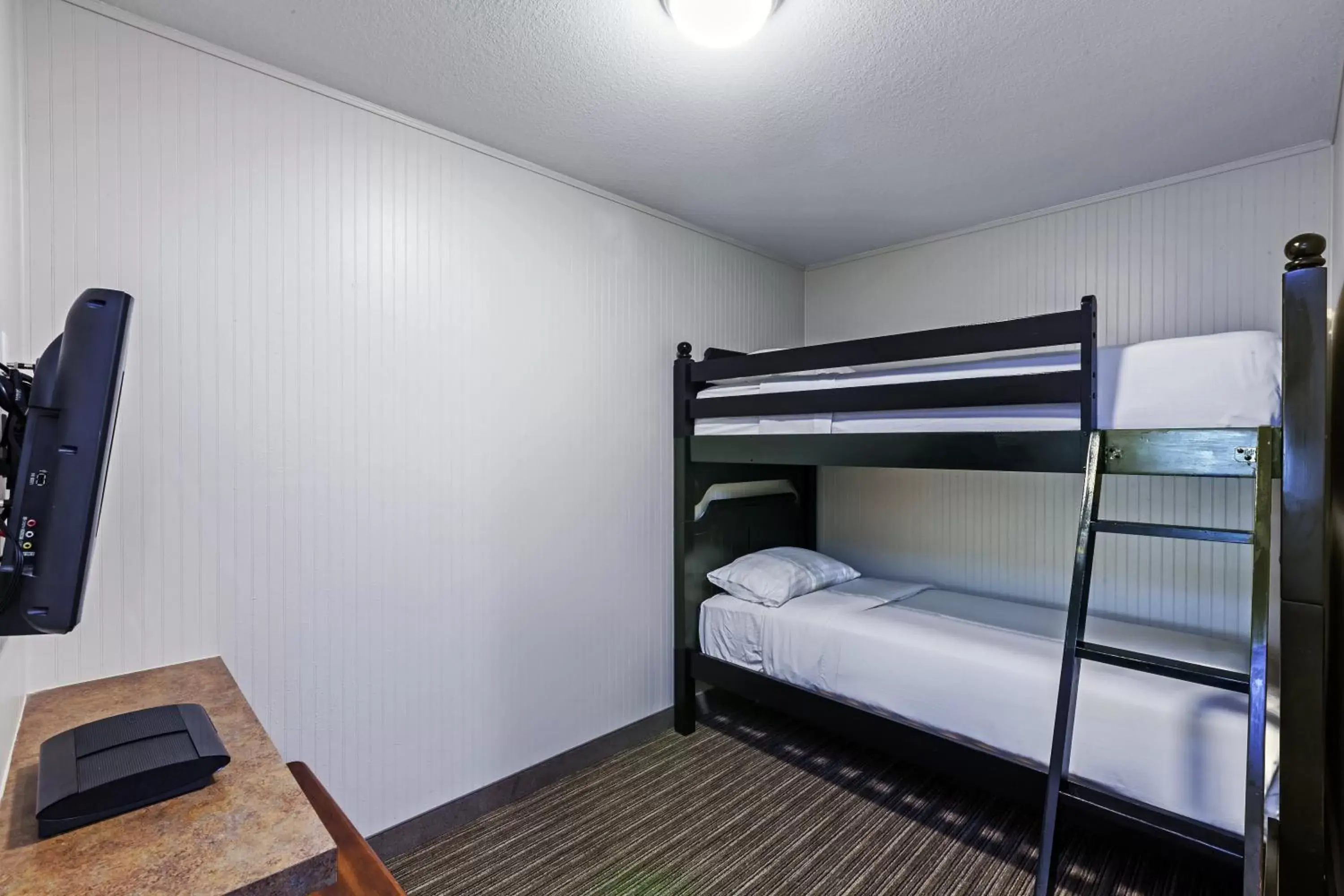 Photo of the whole room, Bunk Bed in Holiday Inn Express & Suites Tulsa S Broken Arrow Hwy 51, an IHG Hotel