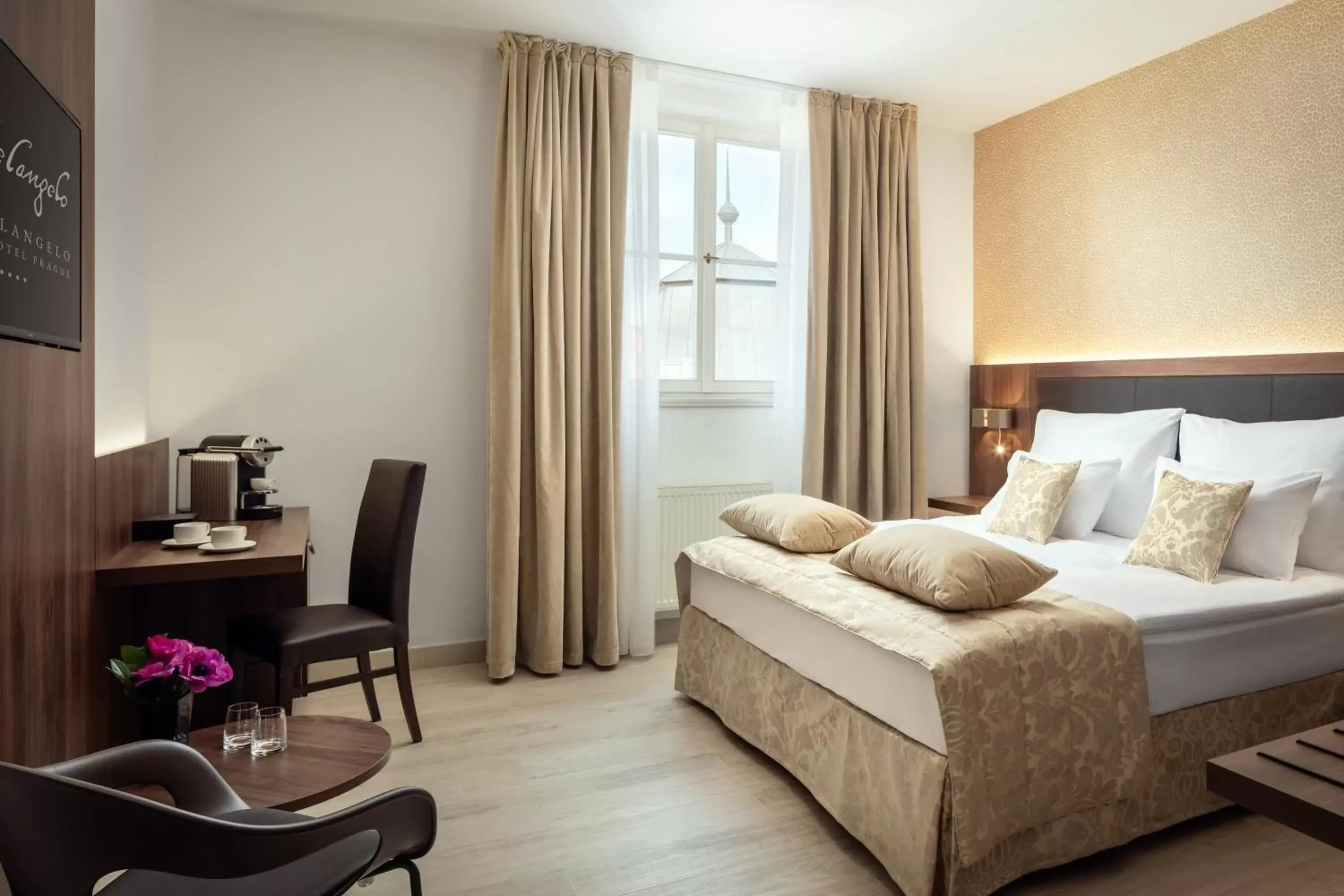 Bed in Michelangelo Grand Hotel Bed in Michelangelo Grand Hotel