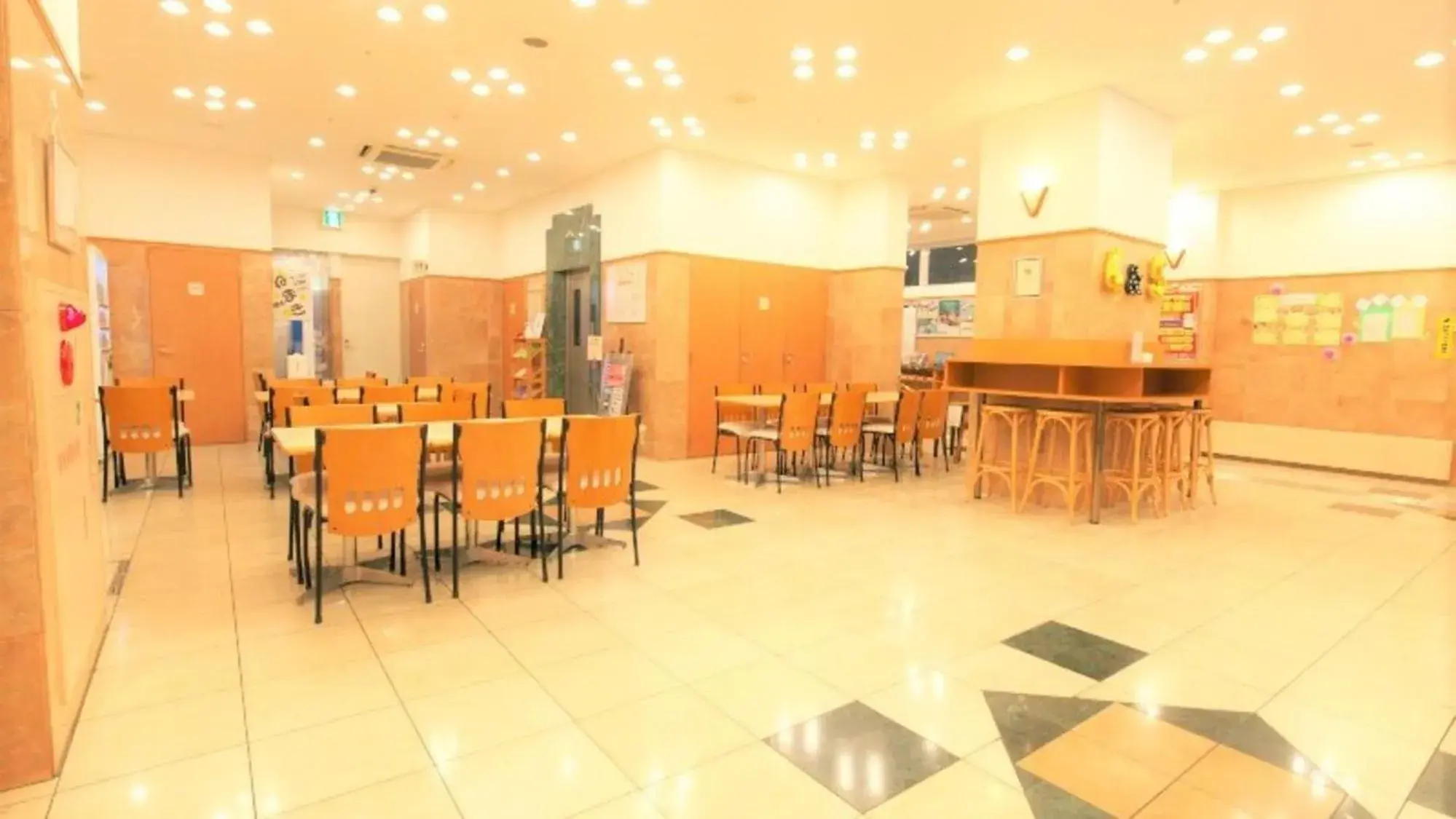 Lobby or reception, Restaurant/Places to Eat in Toyoko Inn Tokyo Shinagawa Aomono-yokocho-eki