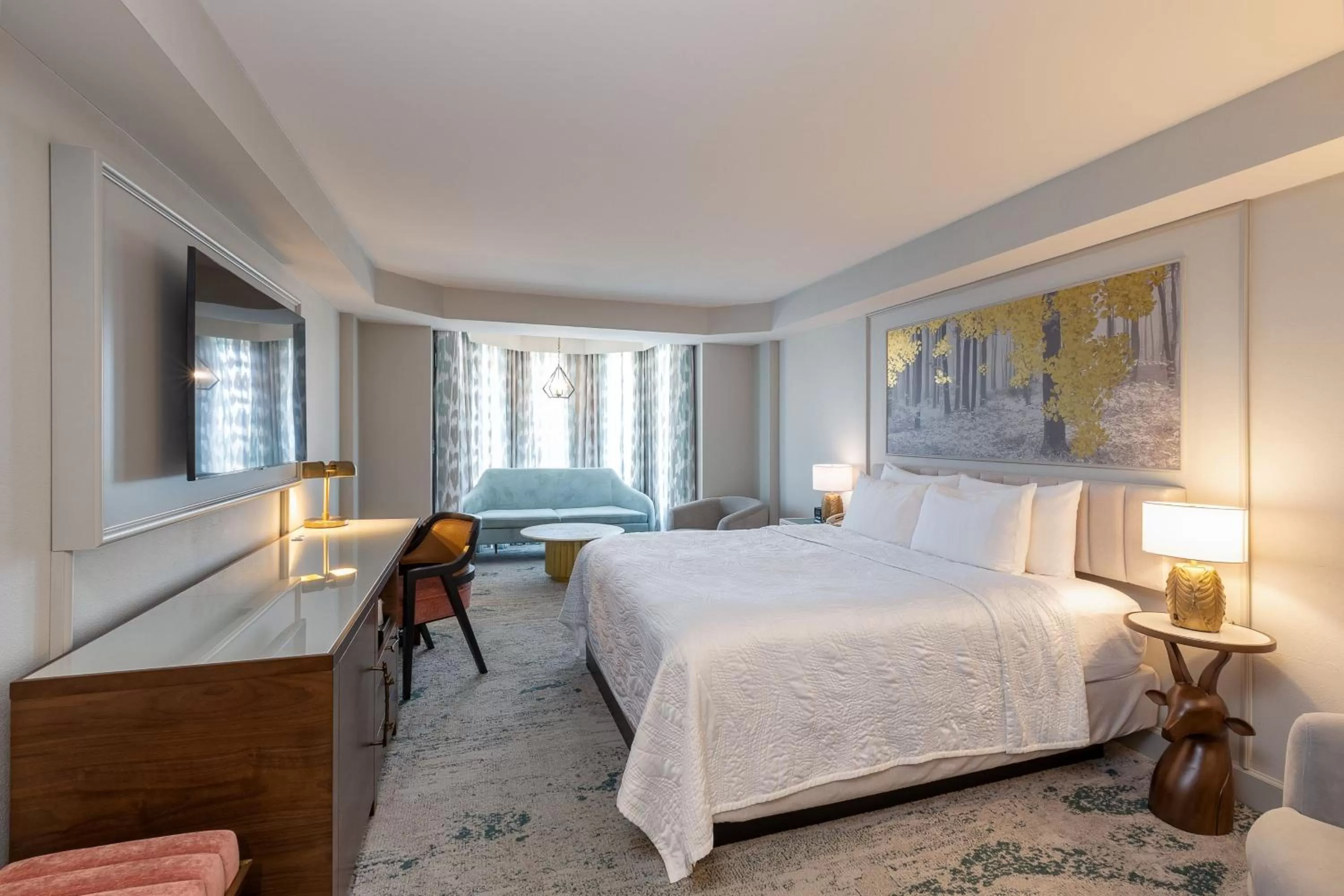 Photo of the whole room, Bed in Castle Hotel, Autograph Collection