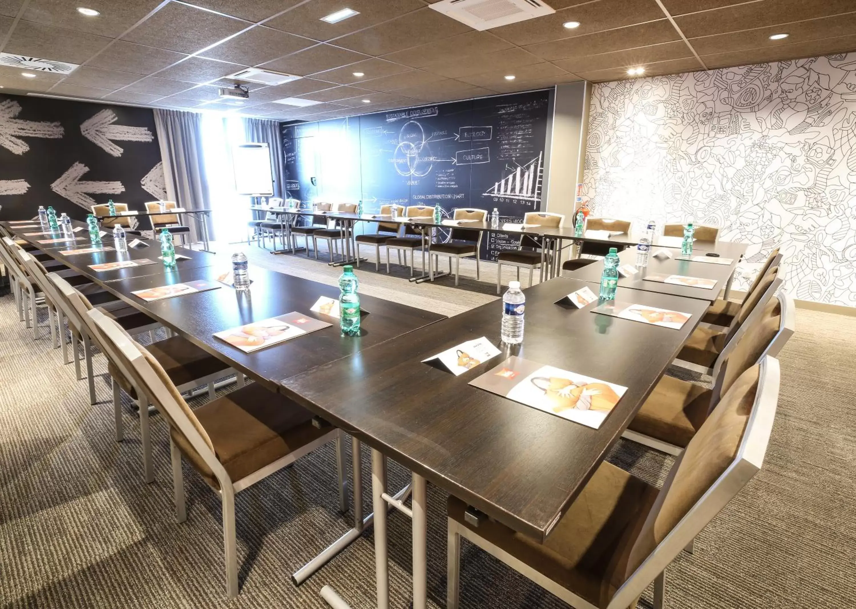 Banquet/Function facilities in Ibis Niort Est Mendes France