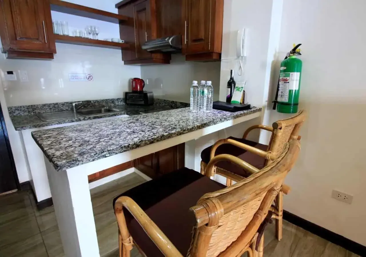 Kitchen or kitchenette, Kitchen/Kitchenette in Manarra Sea View Resort