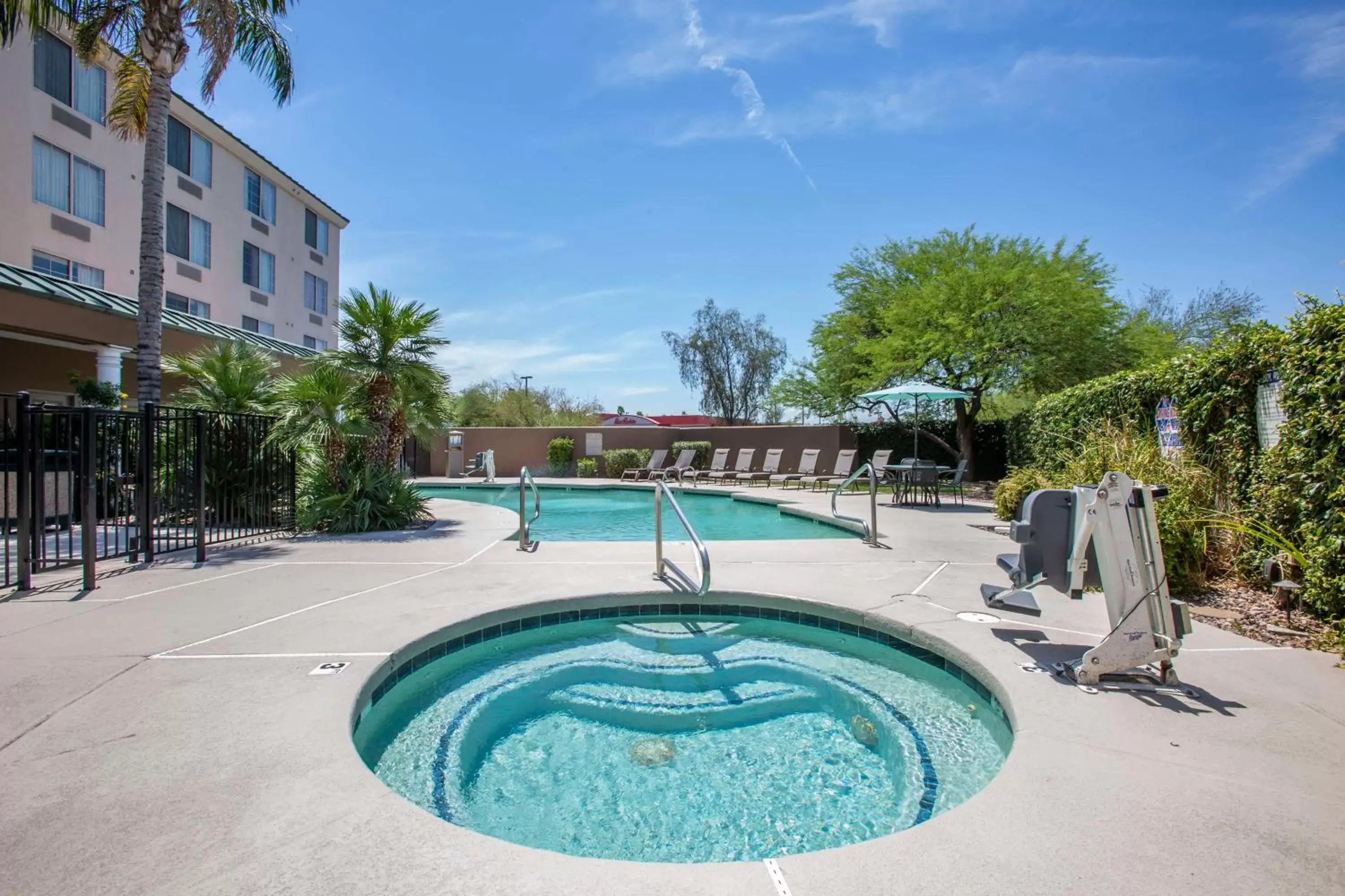 Pool view, Swimming Pool in Country Inn & Suites by Radisson, Mesa, AZ