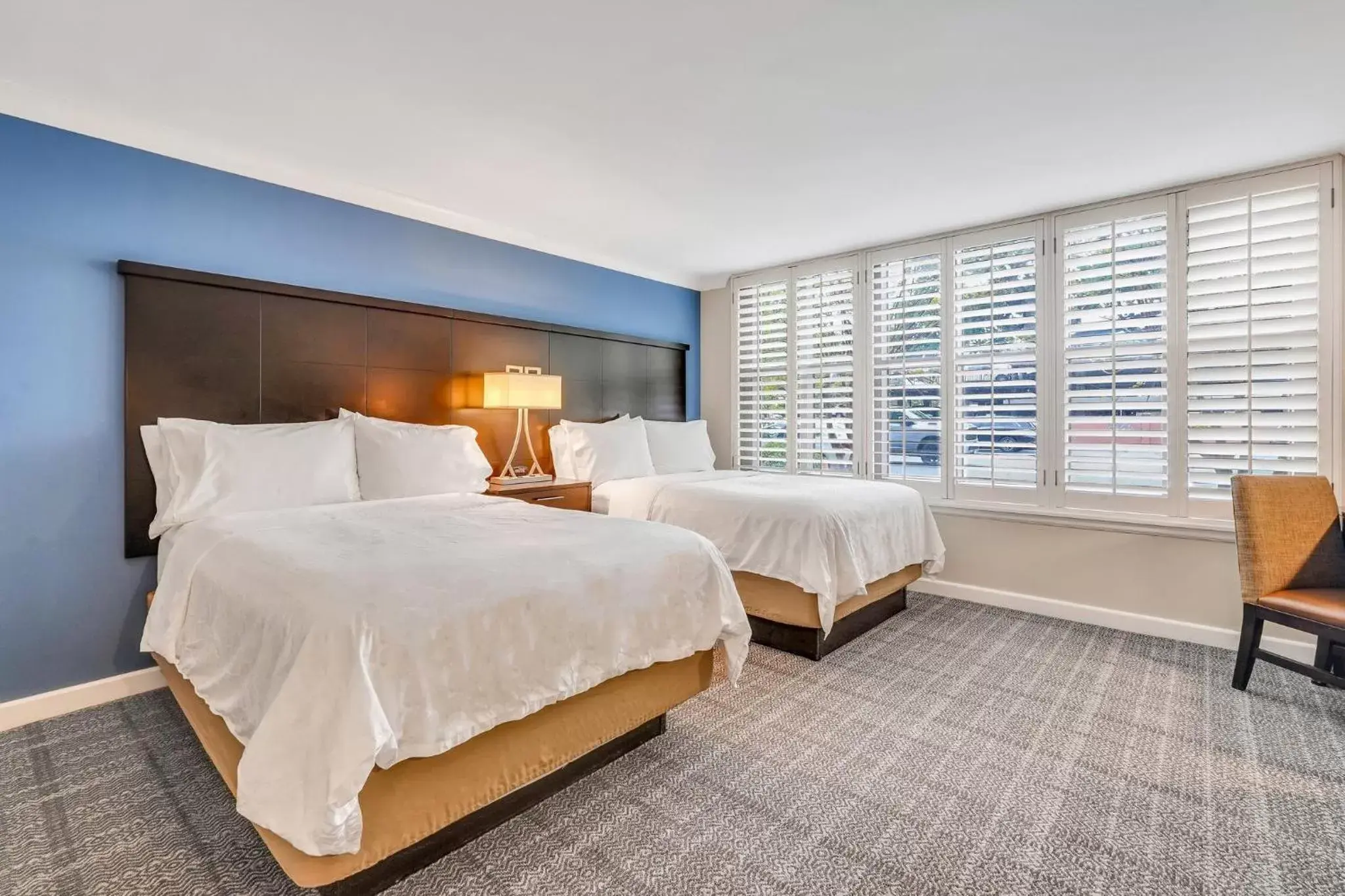 Bed in Staybridge Suites Savannah Historic District, an IHG Hotel