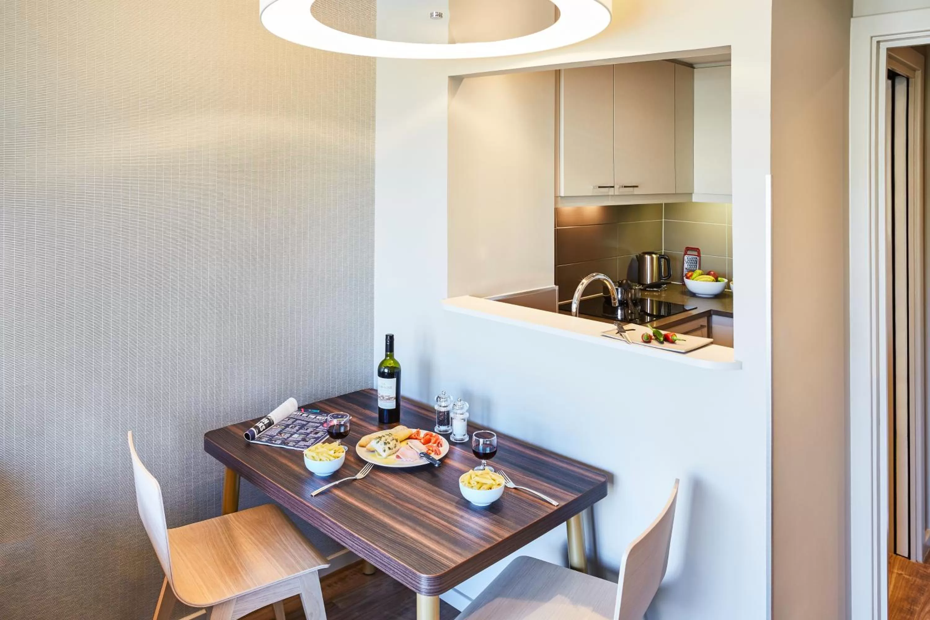 Kitchen or kitchenette in Aparthotel Adagio Edinburgh Royal Mile