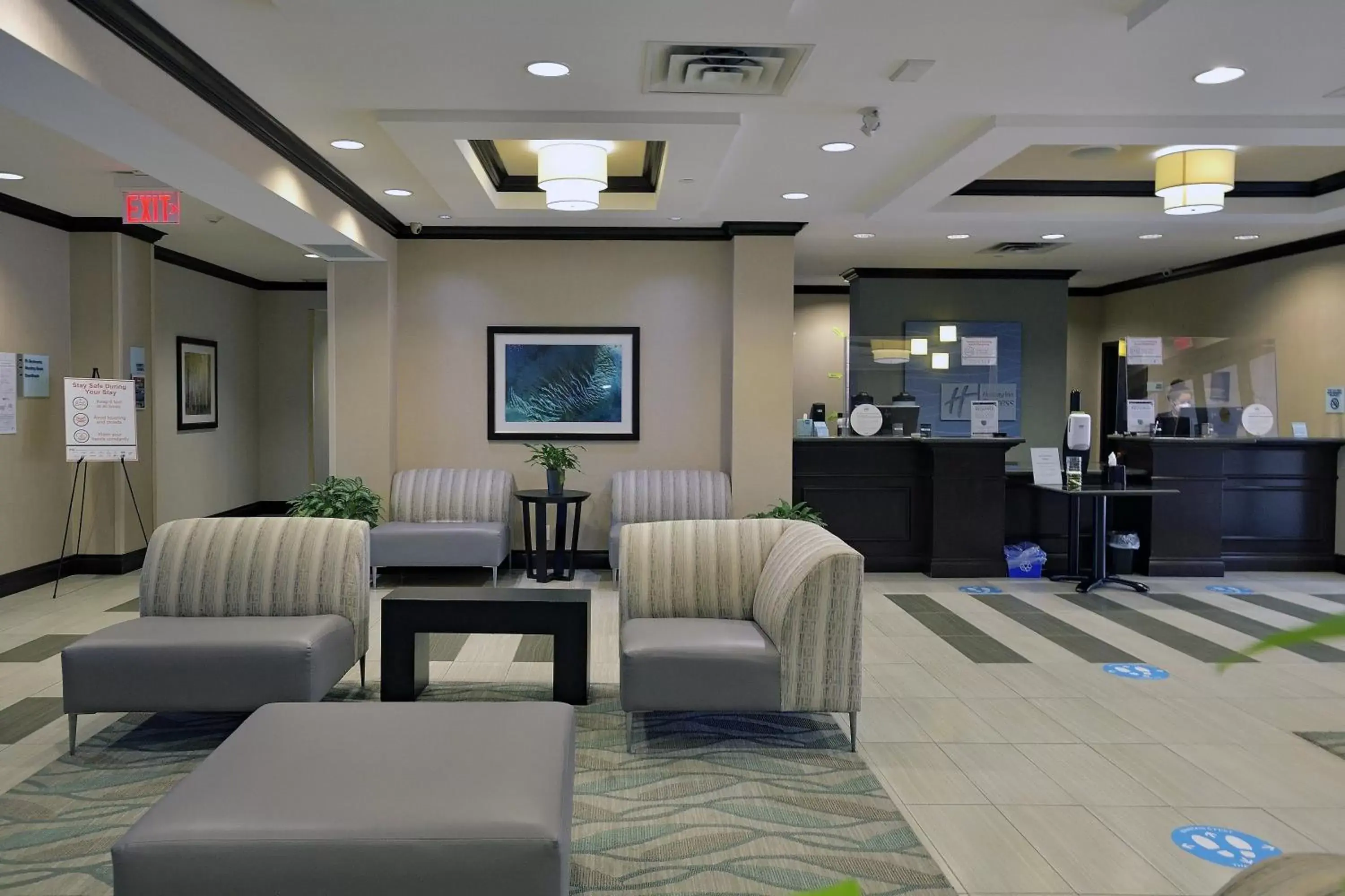 Property building, Lobby/Reception in Holiday Inn Express & Suites Ottawa East-Orleans, an IHG Hotel