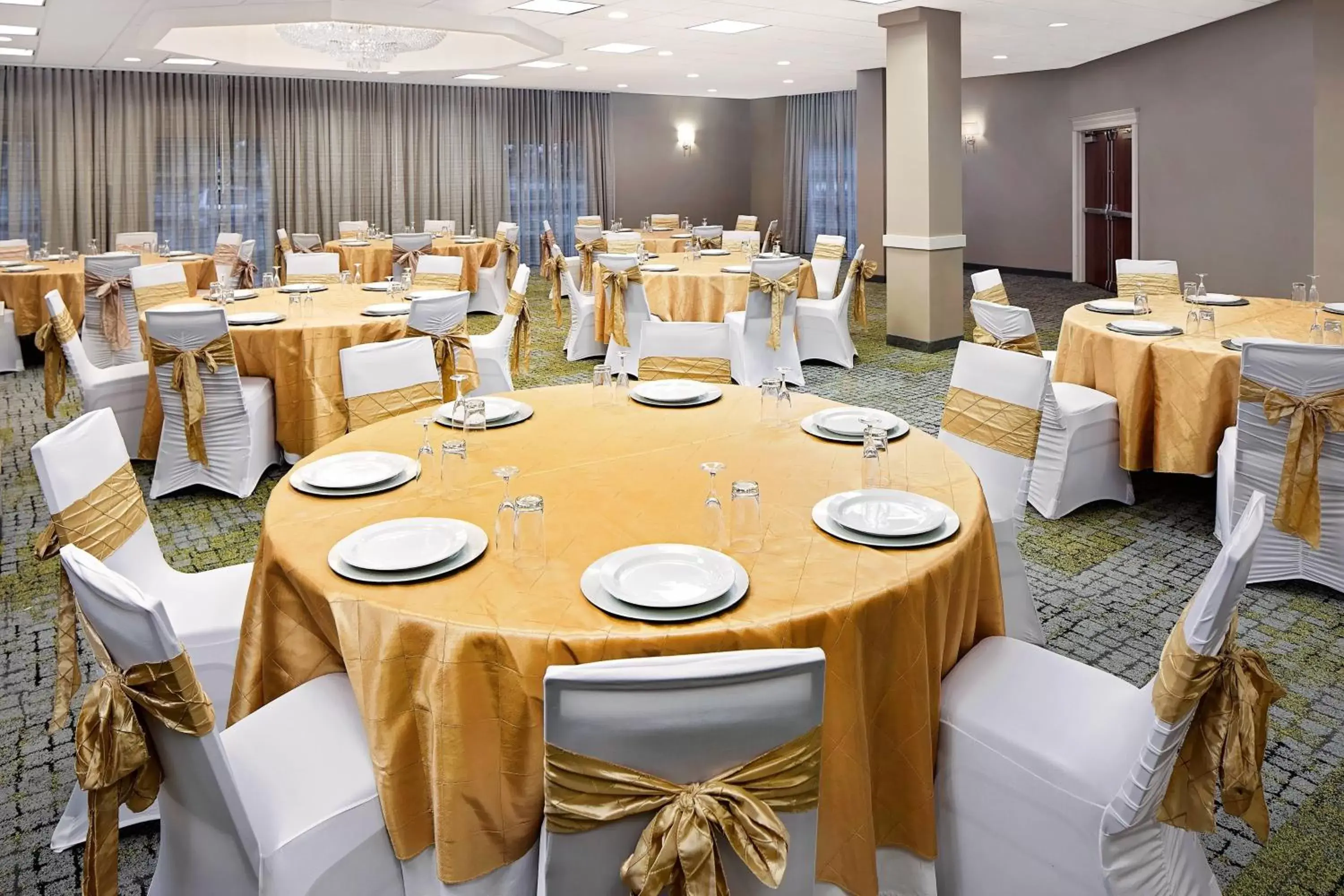 Meeting/conference room, Restaurant/Places to Eat in Courtyard by Marriott Fort Lauderdale North/Cypress Creek