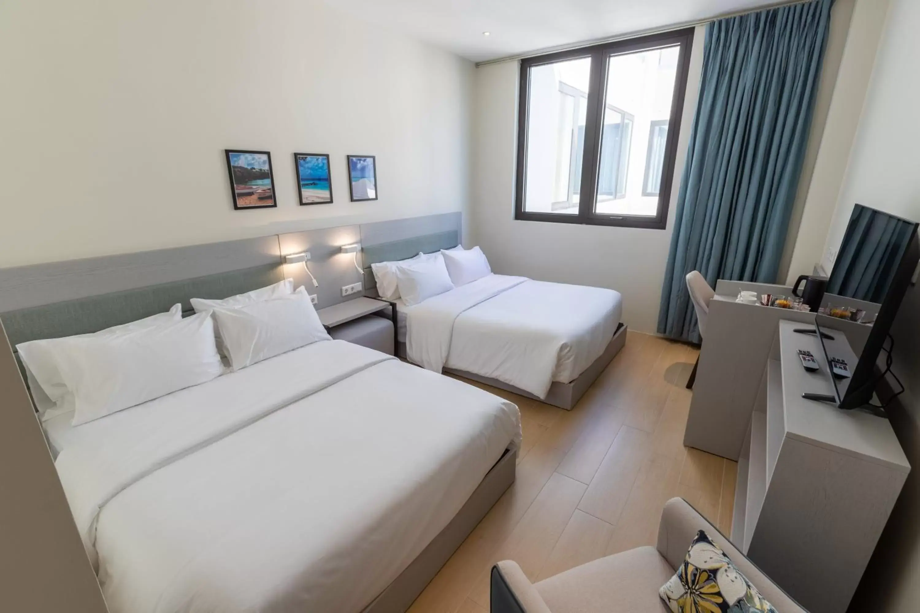 Bedroom, Bed in Elements Hotel & Shops Curaçao