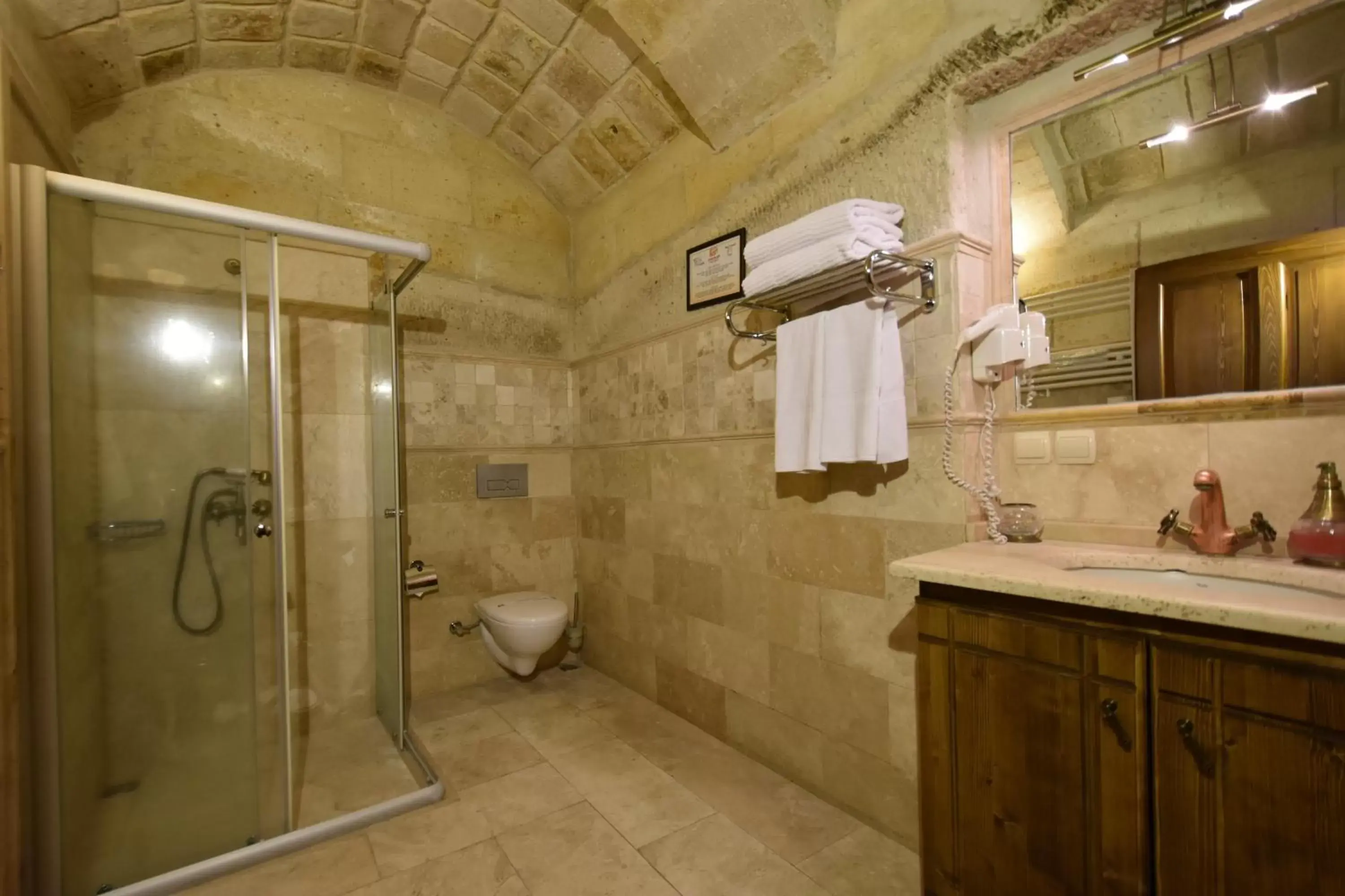 Shower, Bathroom in Harman Cave Hotel