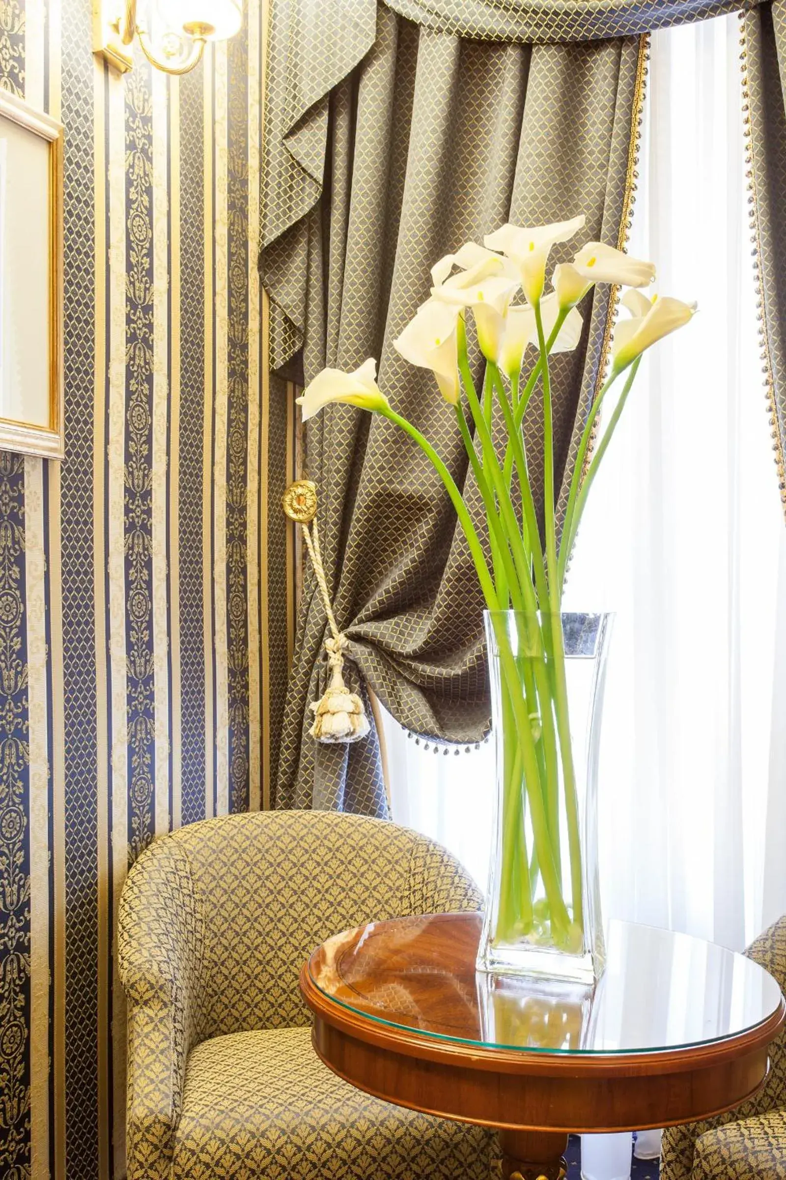 Decorative detail, Seating Area in Hotel Manfredi Suite In Rome