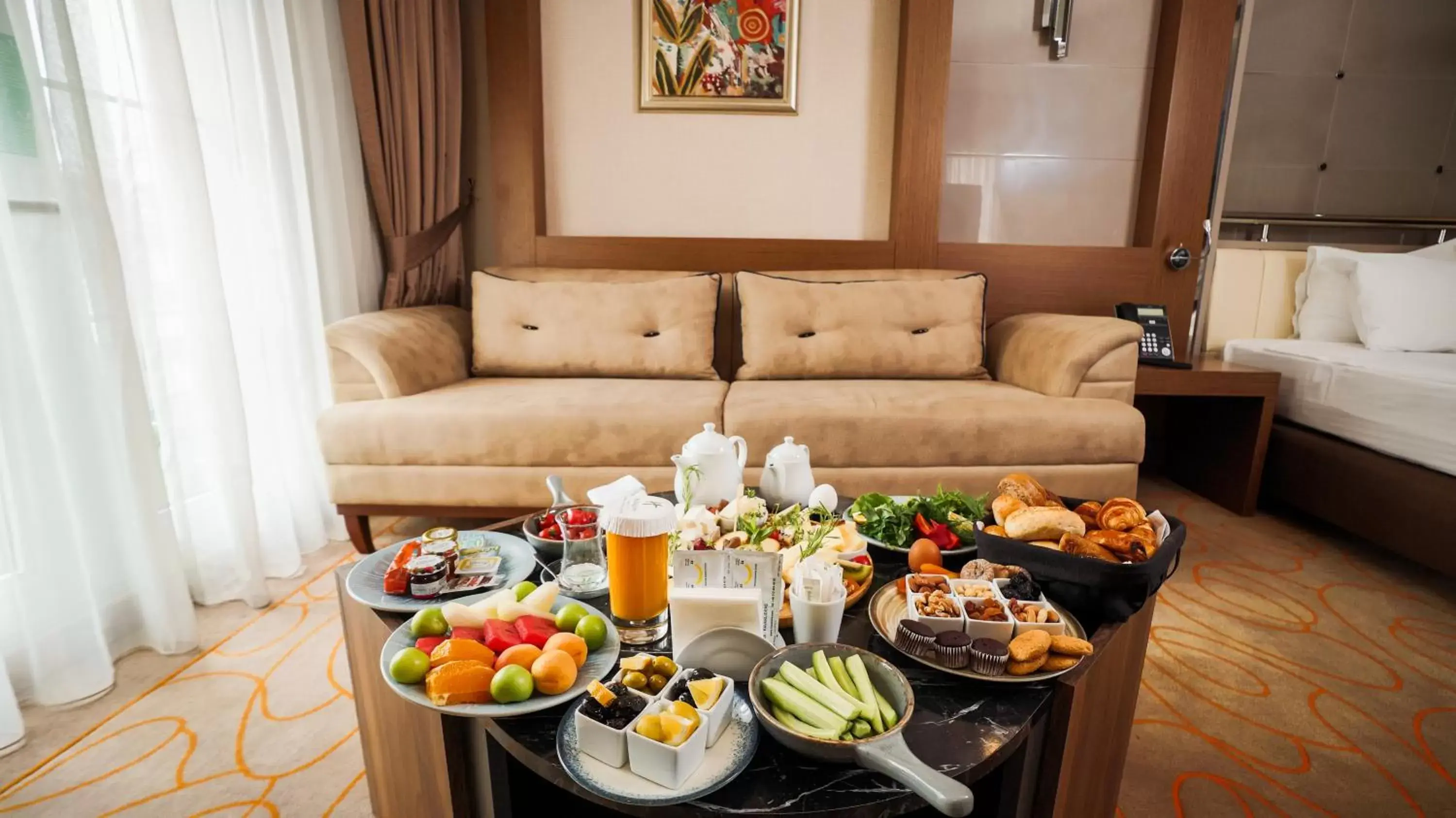 Food and drinks in Holiday Inn Ankara-Kavaklidere, an IHG Hotel