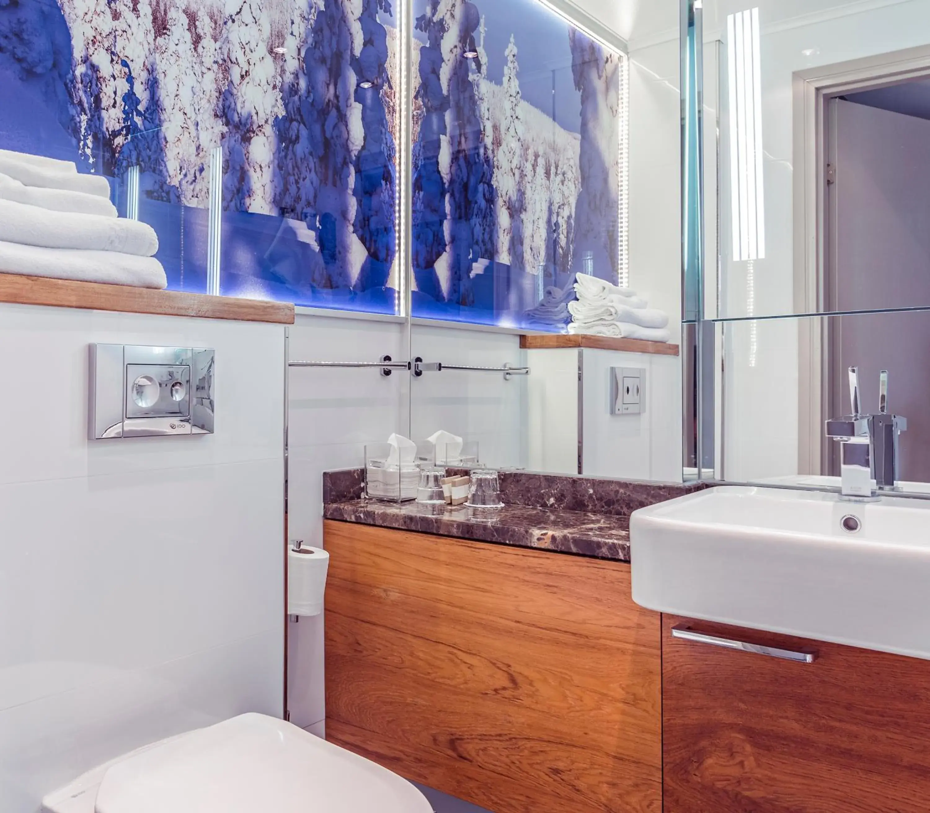 Toilet, Bathroom in Arctic City Hotel