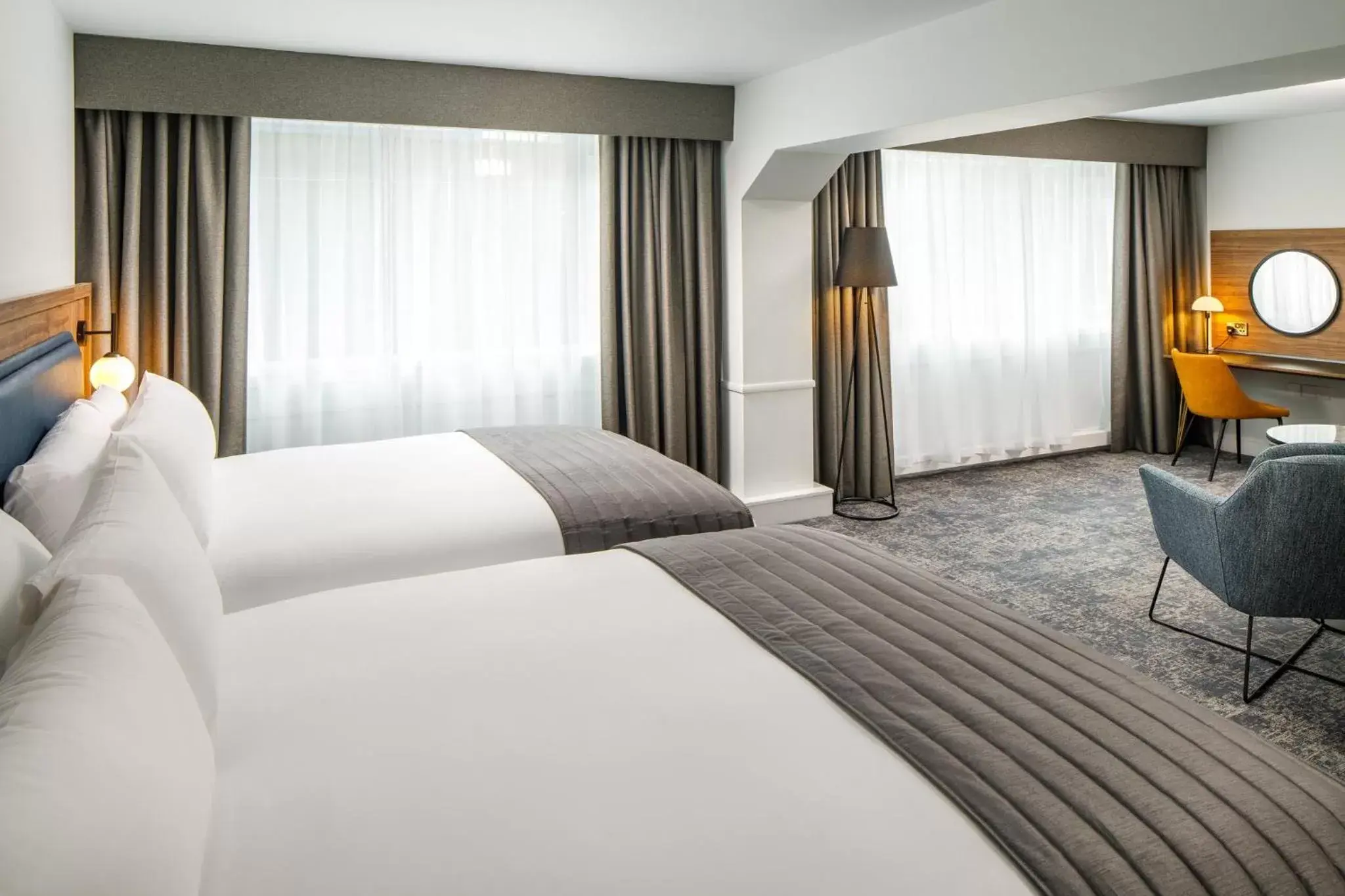 Photo of the whole room, Bed in Crowne Plaza Manchester Airport