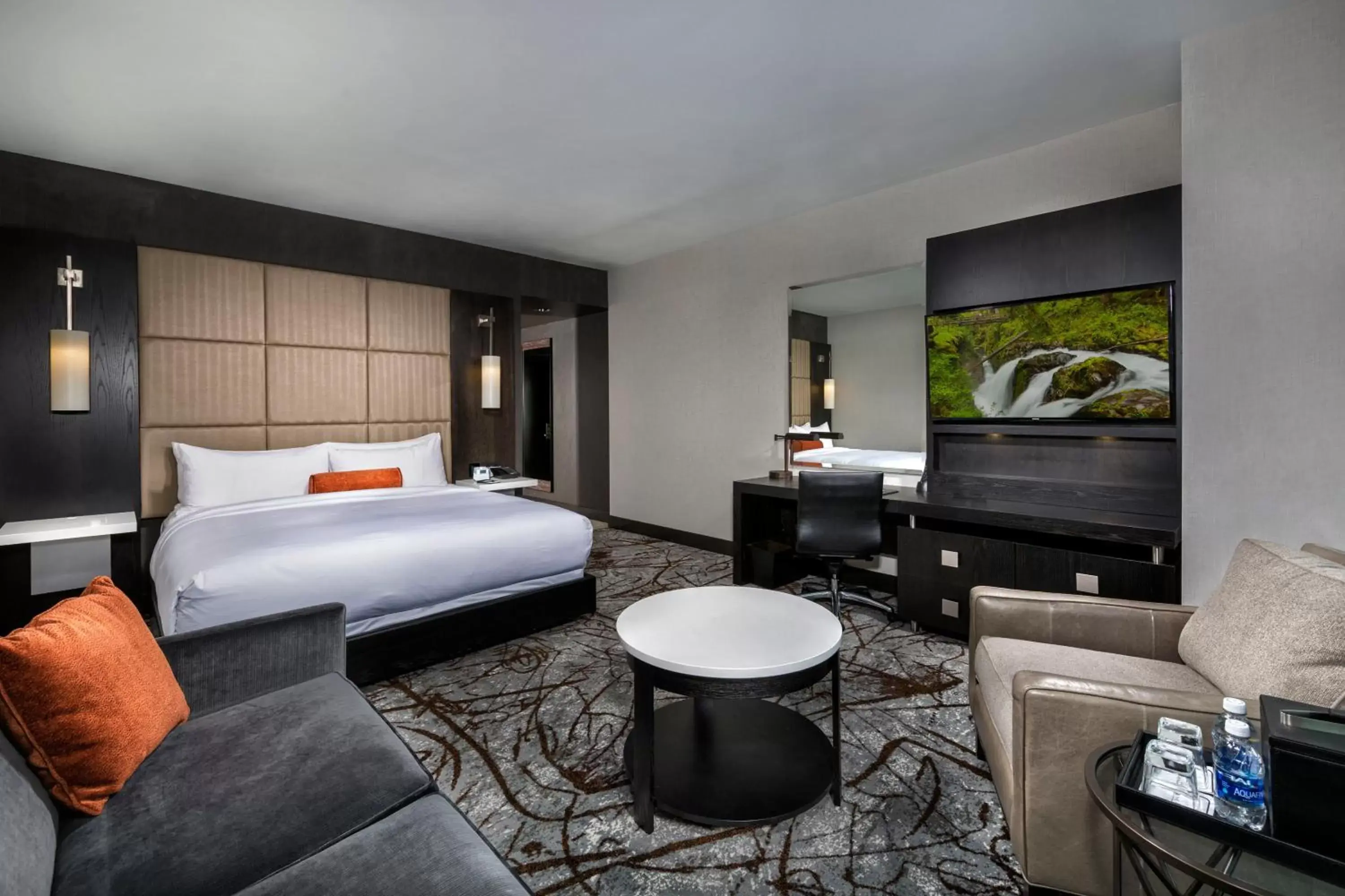 King Room in The Hotel at the University of Maryland King Room in The Hotel at the University of Maryland