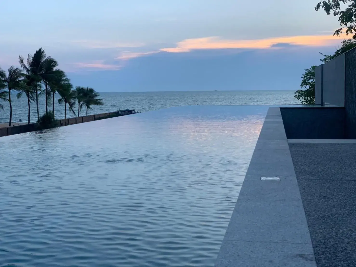 Swimming Pool in Ana Anan Resort & Villas Pattaya