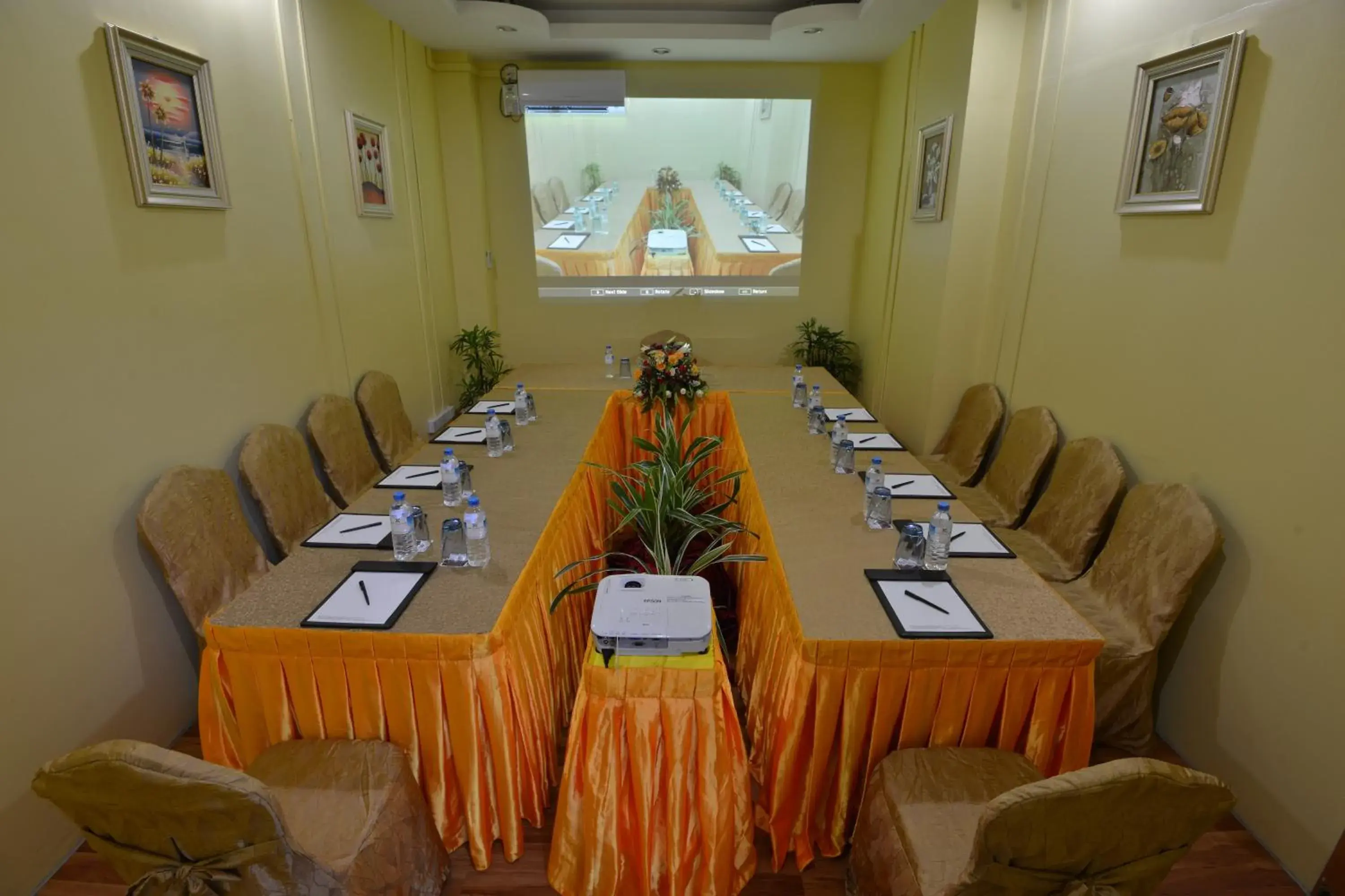 Meeting/conference room in Grand Palace Hotel