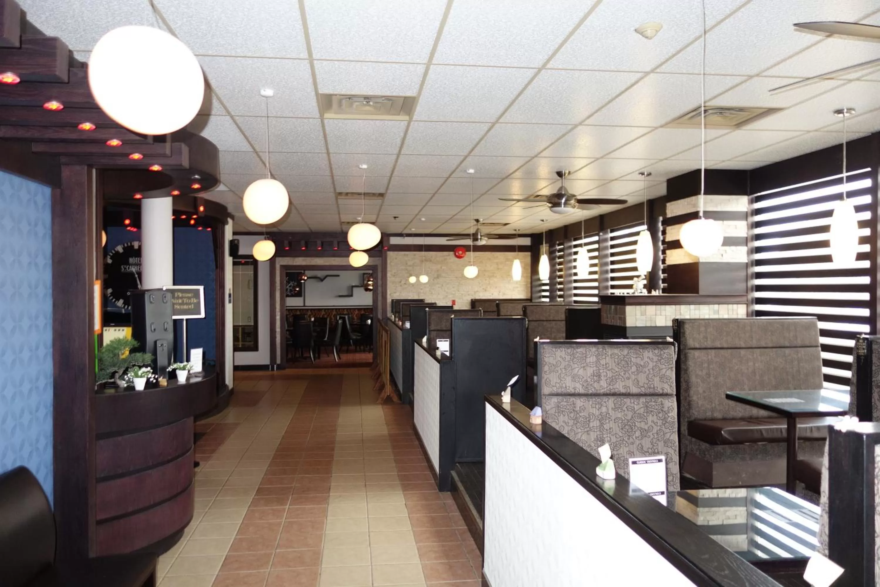 Restaurant/places to eat in Days Inn by Wyndham Vermilion
