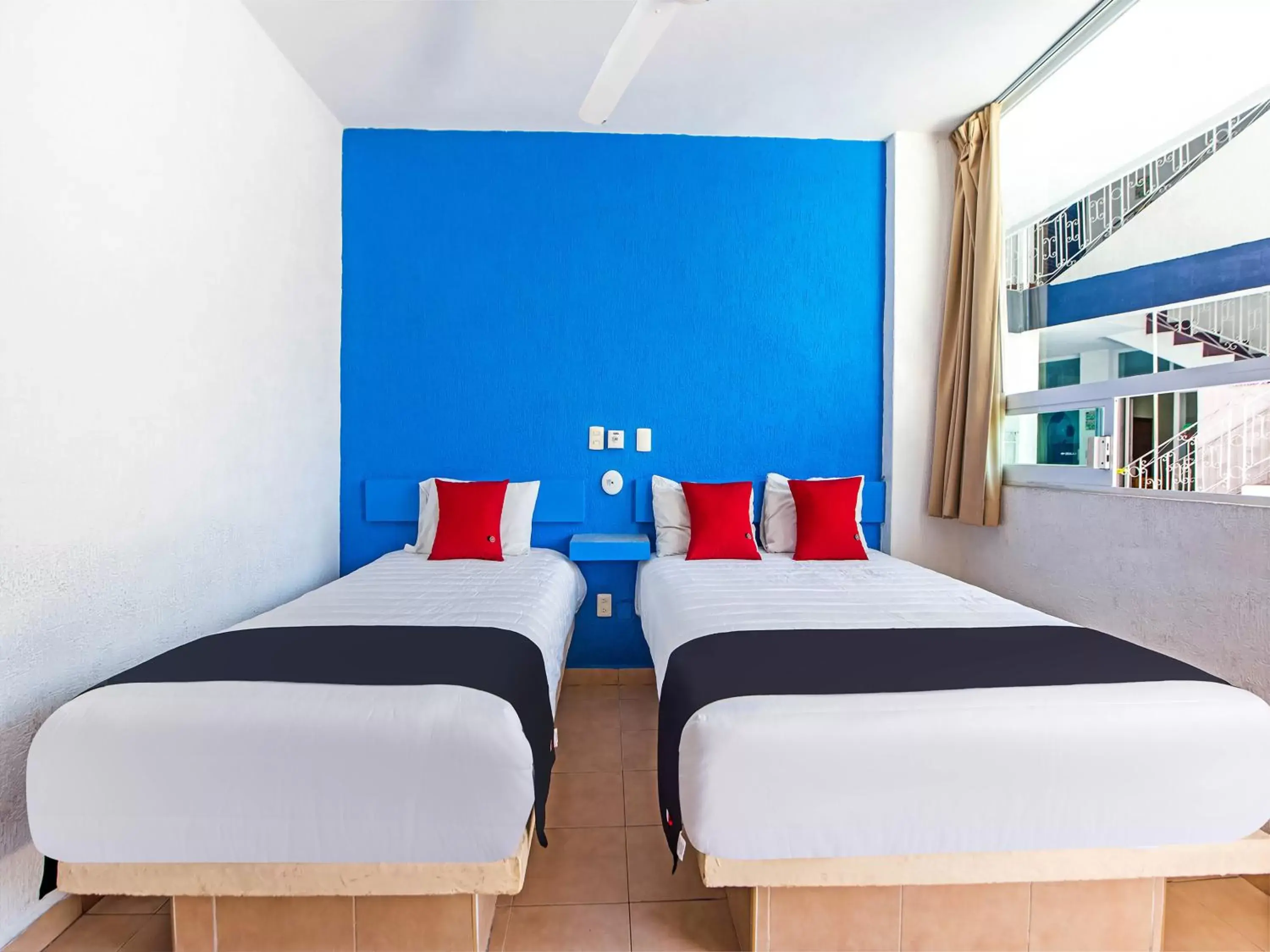 Bedroom, Bed in Capital O Hotel El Mejicano, Acapulco