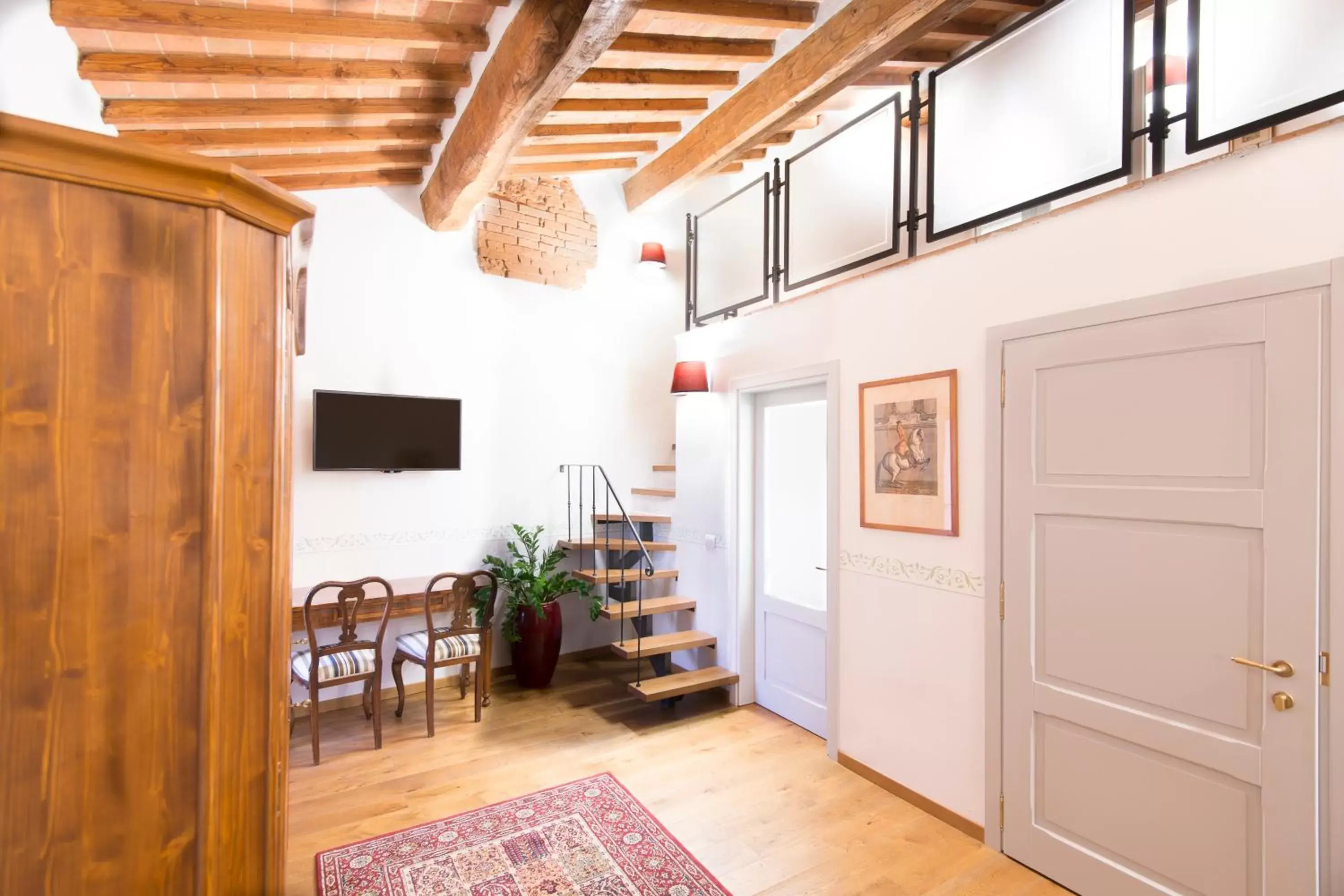 Photo of the whole room, Dining Area in Palazzo Pacini