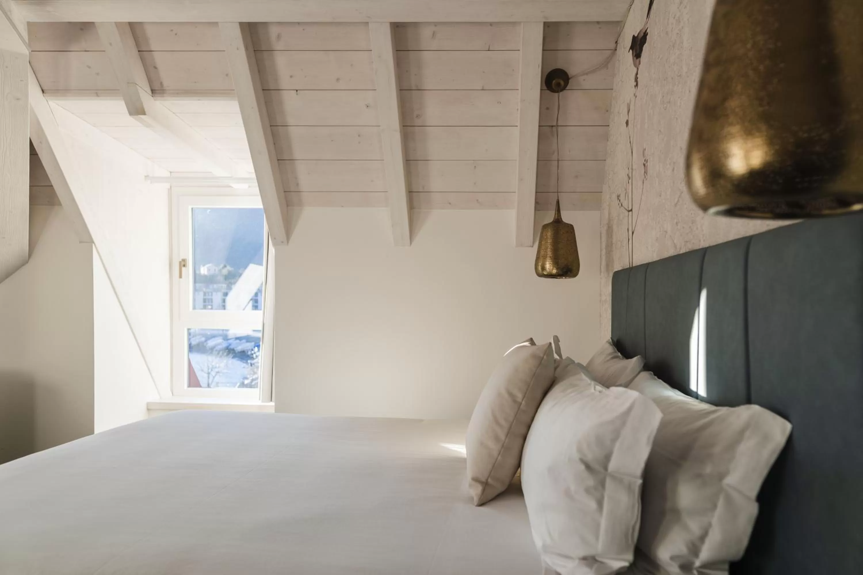 Bedroom, Bed in LUXURY SUITES ROCOPOM - Lake Front