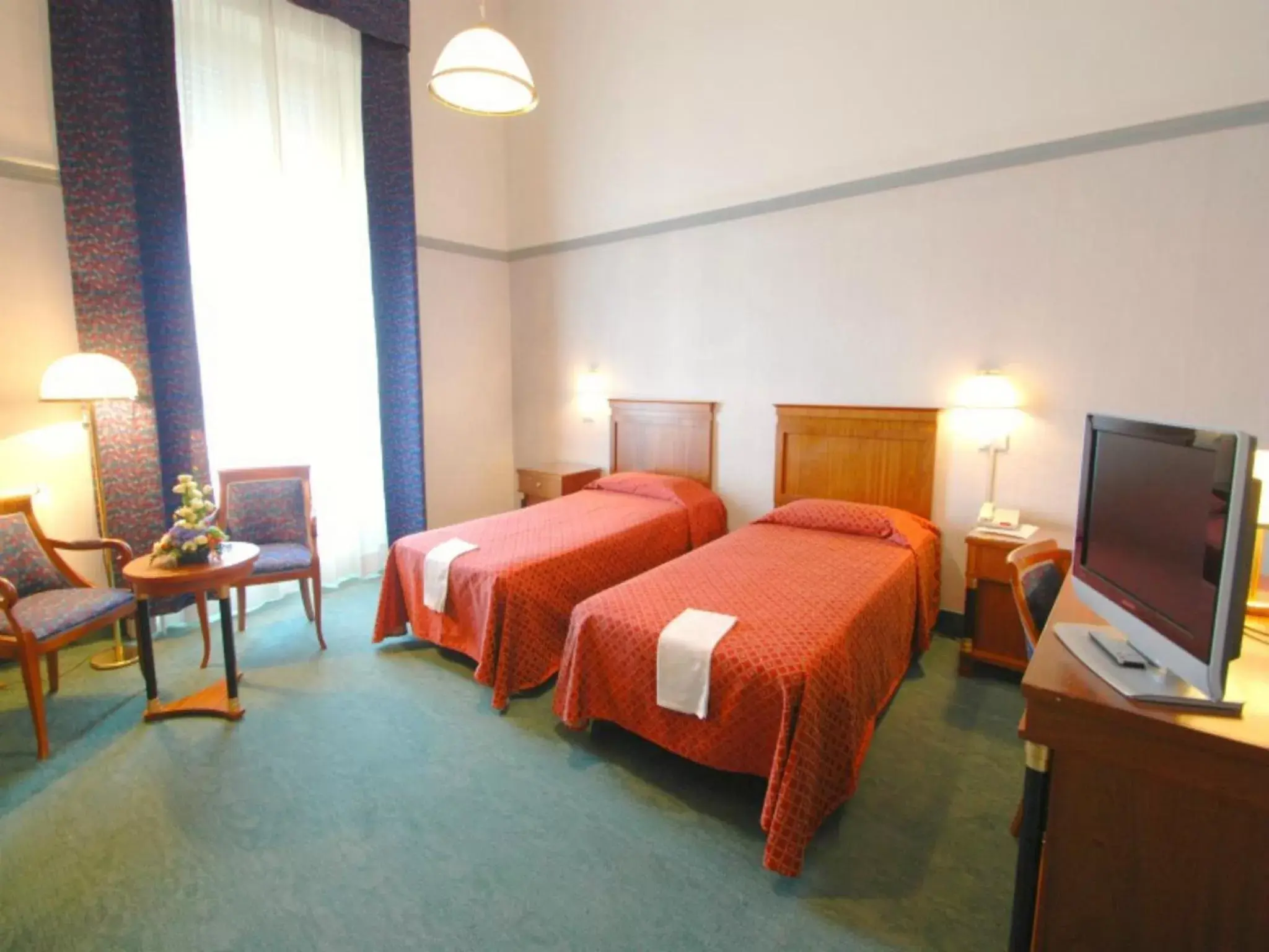 Photo of the whole room, Bed in Hotel Palace Bologna Centro