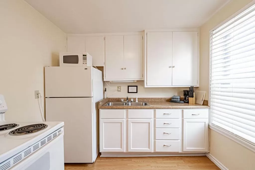 Kitchen or kitchenette, Kitchen/Kitchenette in Suites of Lava Hot Springs