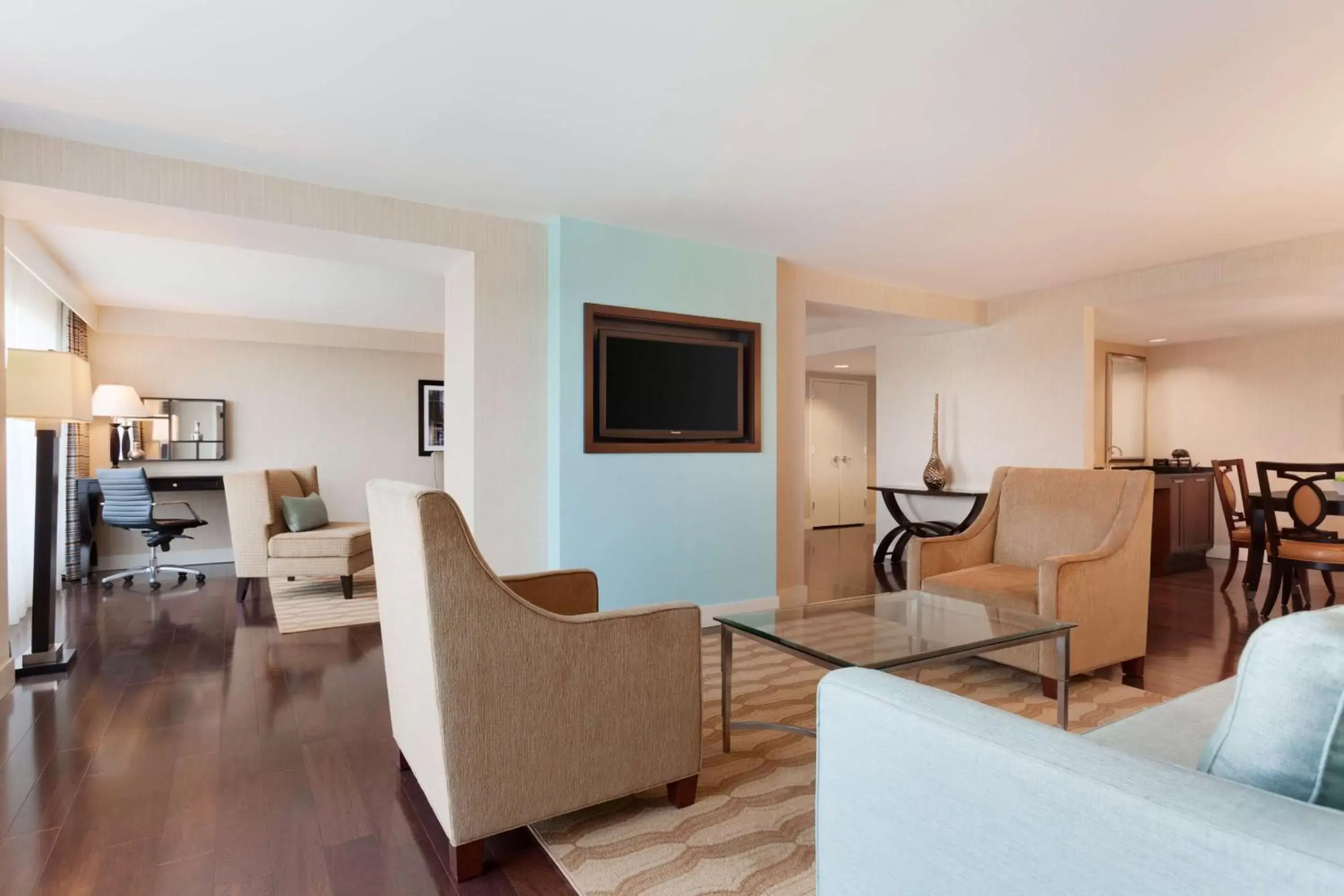 Living room in Embassy Suites by Hilton Boston Waltham Living room in Embassy Suites by Hilton Boston Waltham