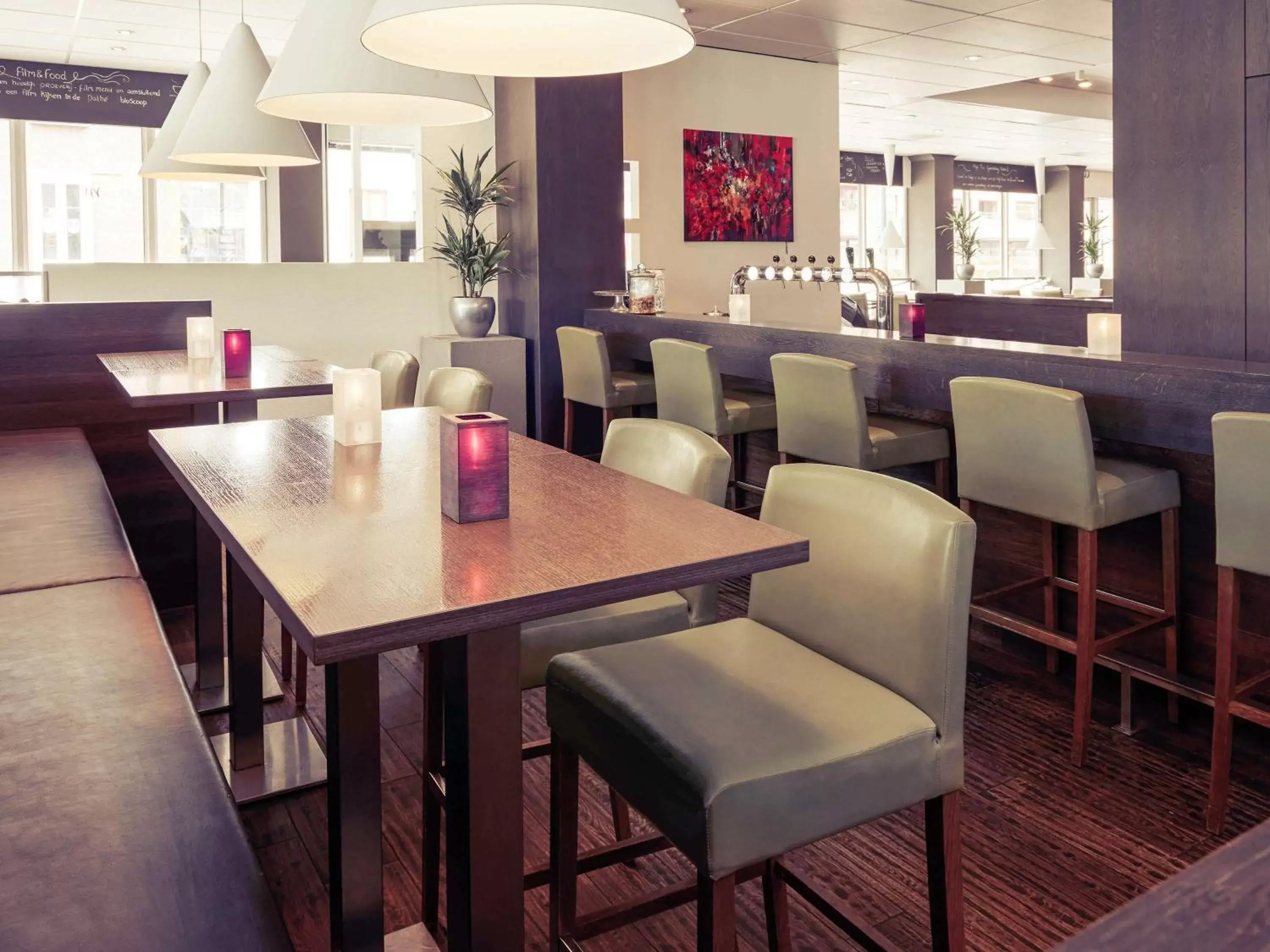 Lounge or bar, Restaurant/Places to Eat in Mercure Hotel Tilburg Centrum