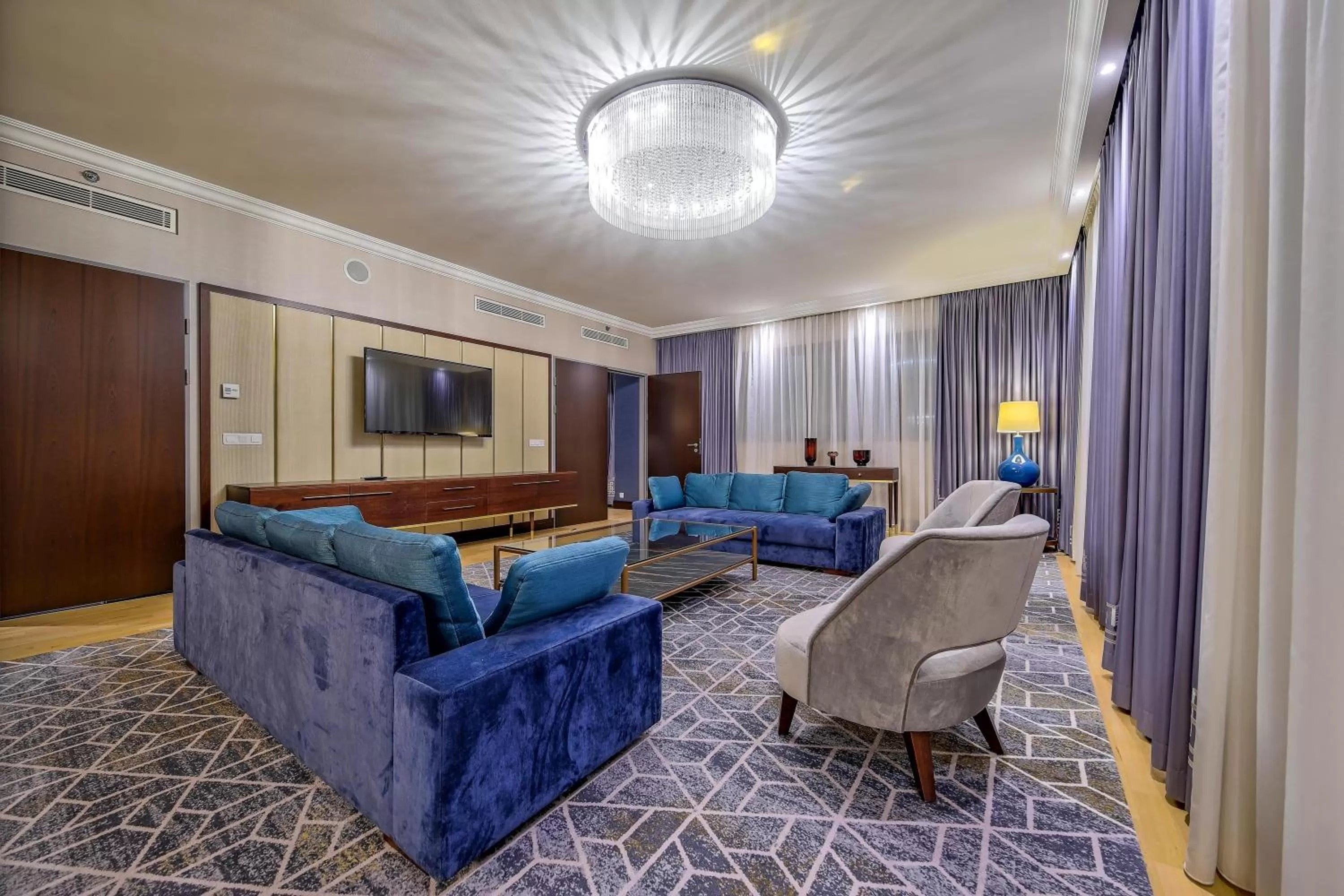 Photo of the whole room in InterContinental Warszawa by IHG