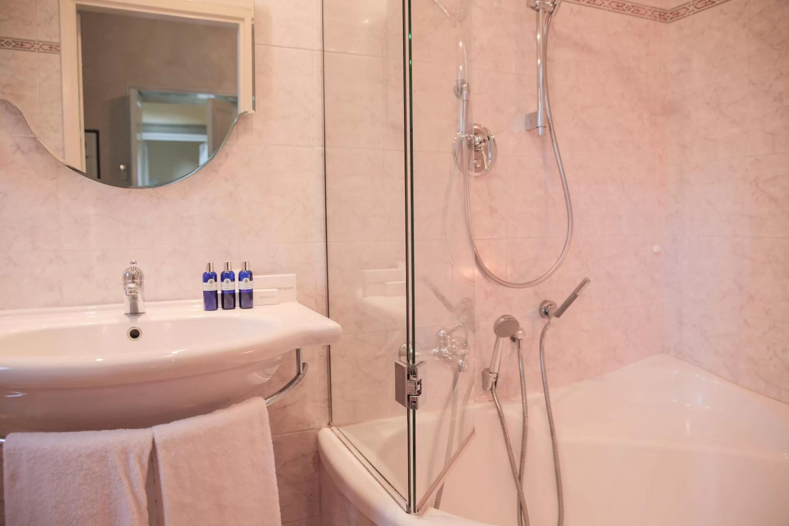 Bathroom in Hotel Villa Liana