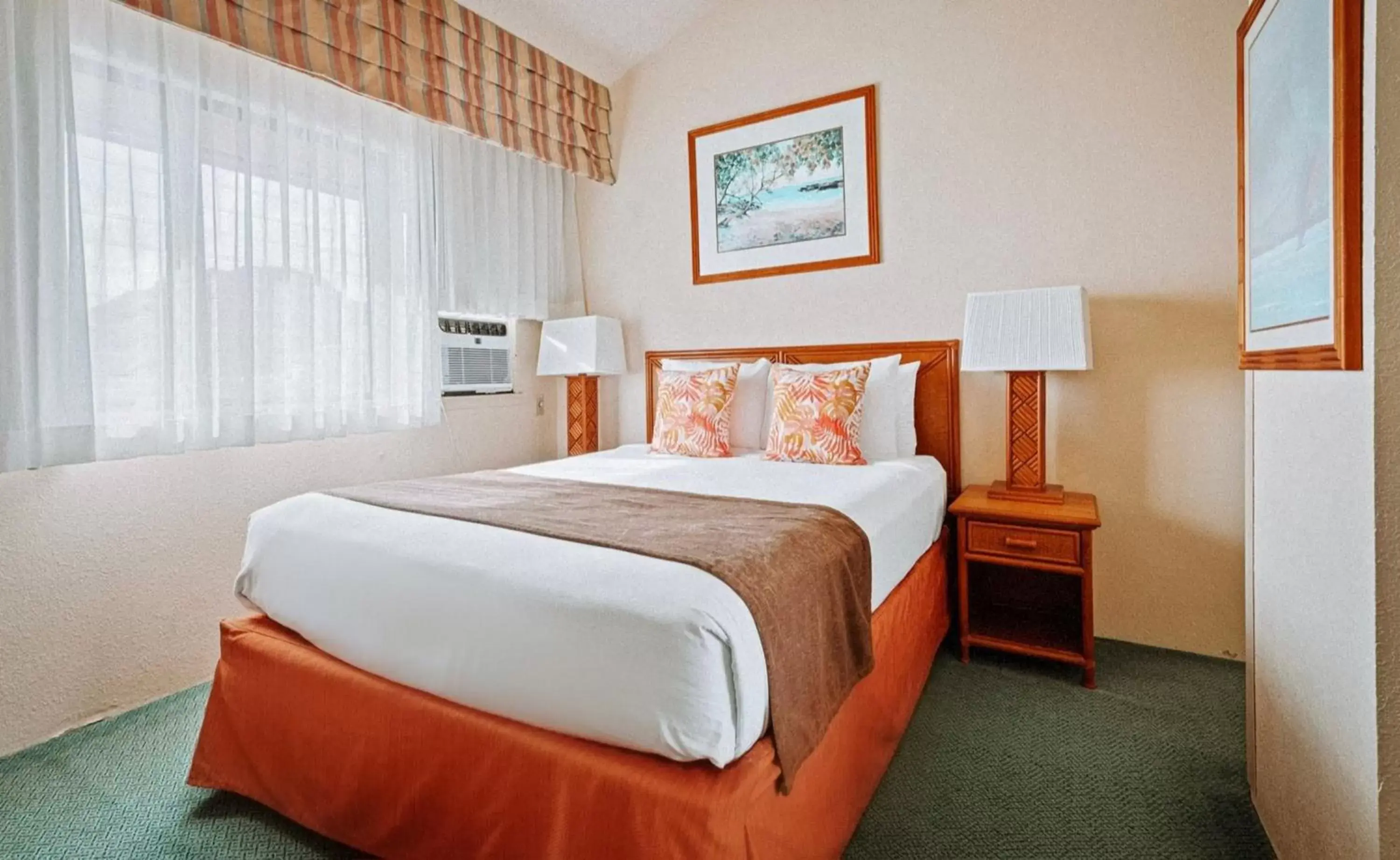 Bed in Banyan Harbor Resort