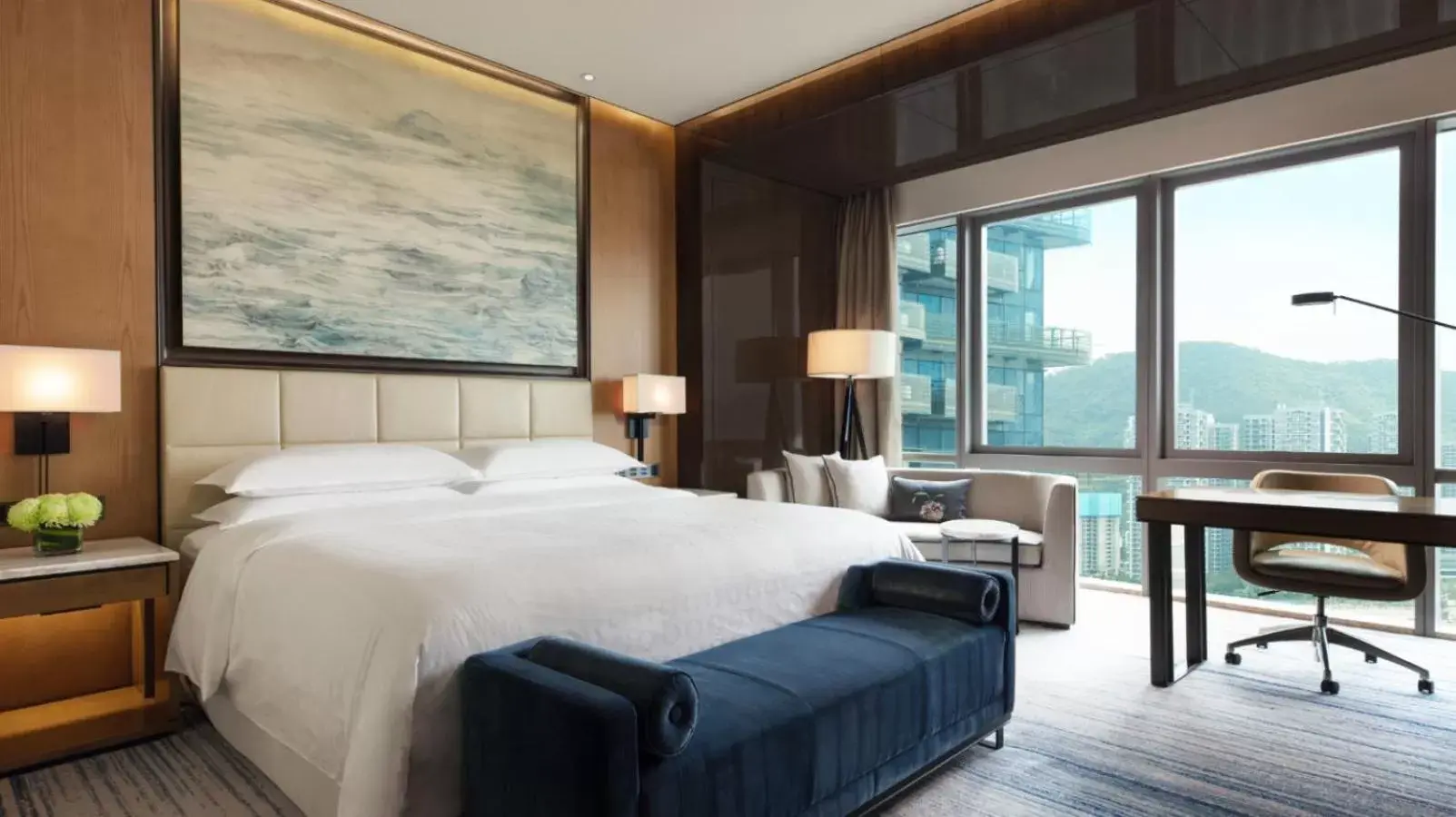 Photo of the whole room, Mountain View in Sheraton Zhuhai Hotel