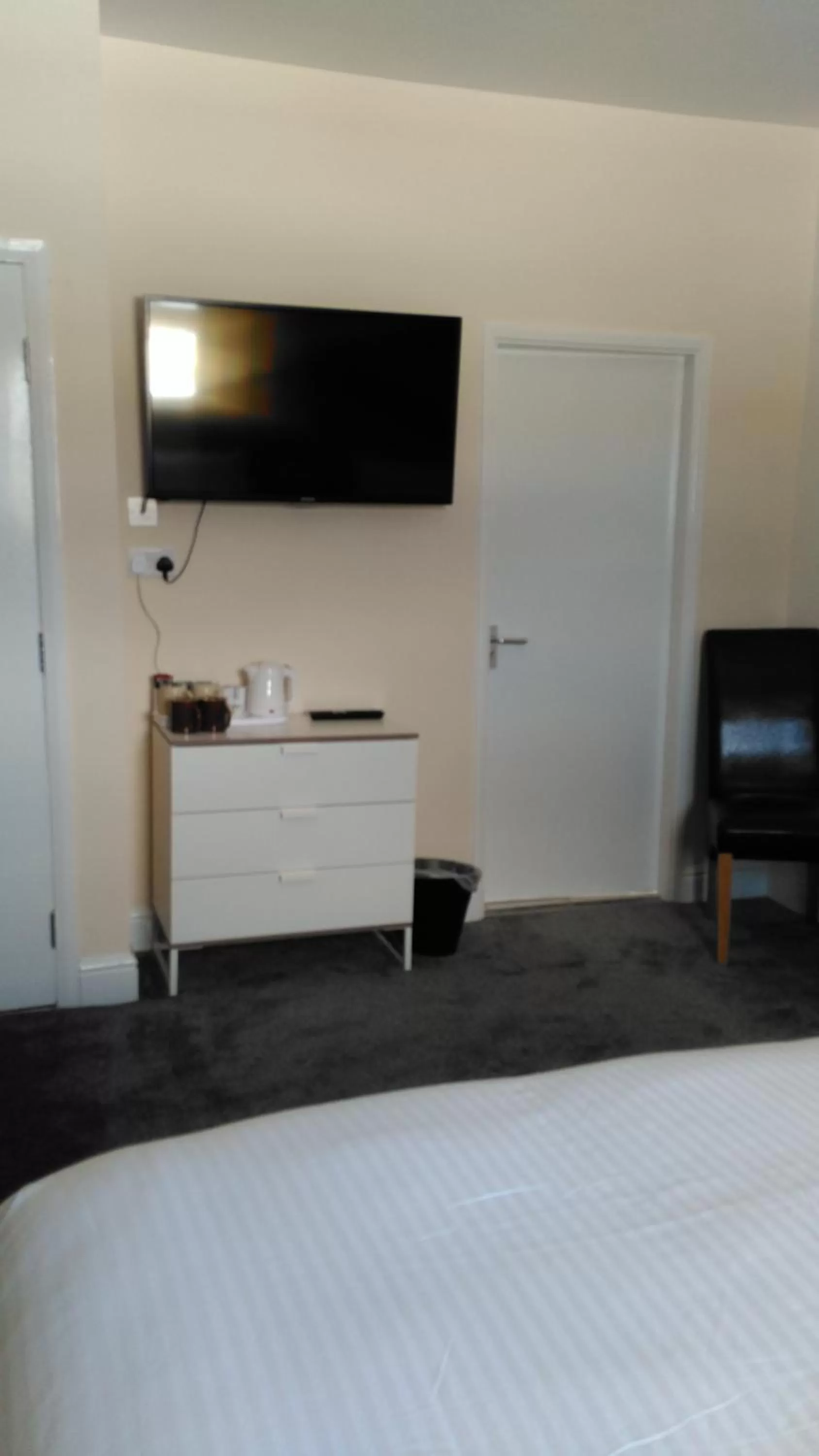 Decorative detail, Bed in The Premier Lodge