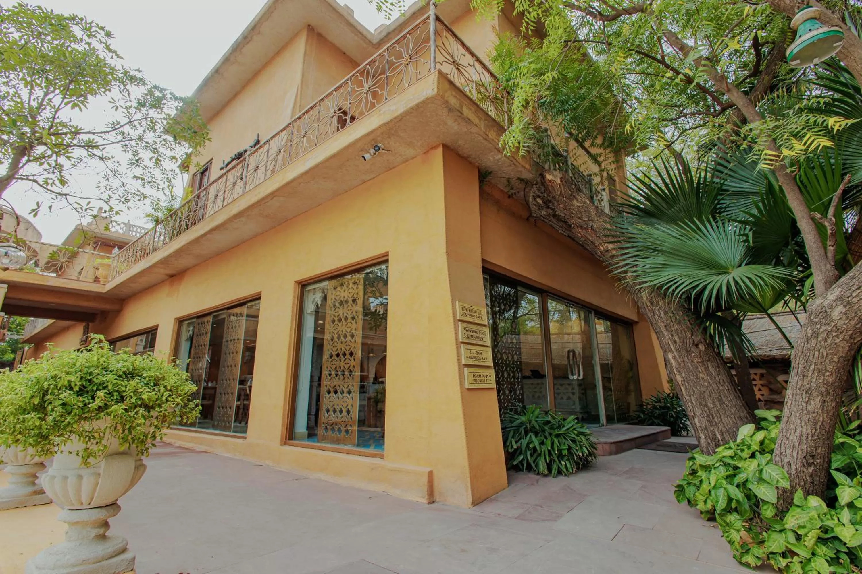 Restaurant/places to eat in Ajit Bhawan - A Palace Resort