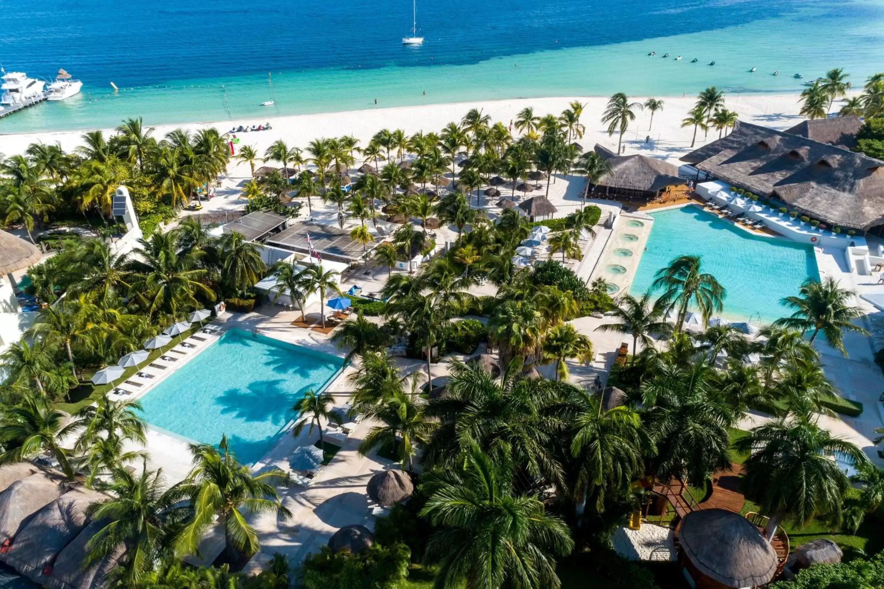 Swimming pool, Pool View in InterContinental Presidente Cancun Resort