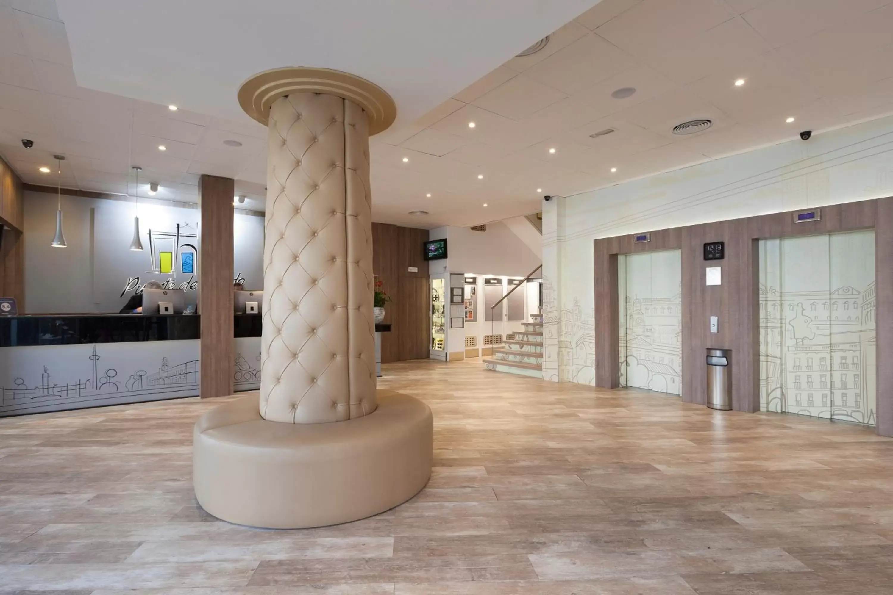 Lobby or reception, Lobby/Reception in Hotel Puerta de Toledo