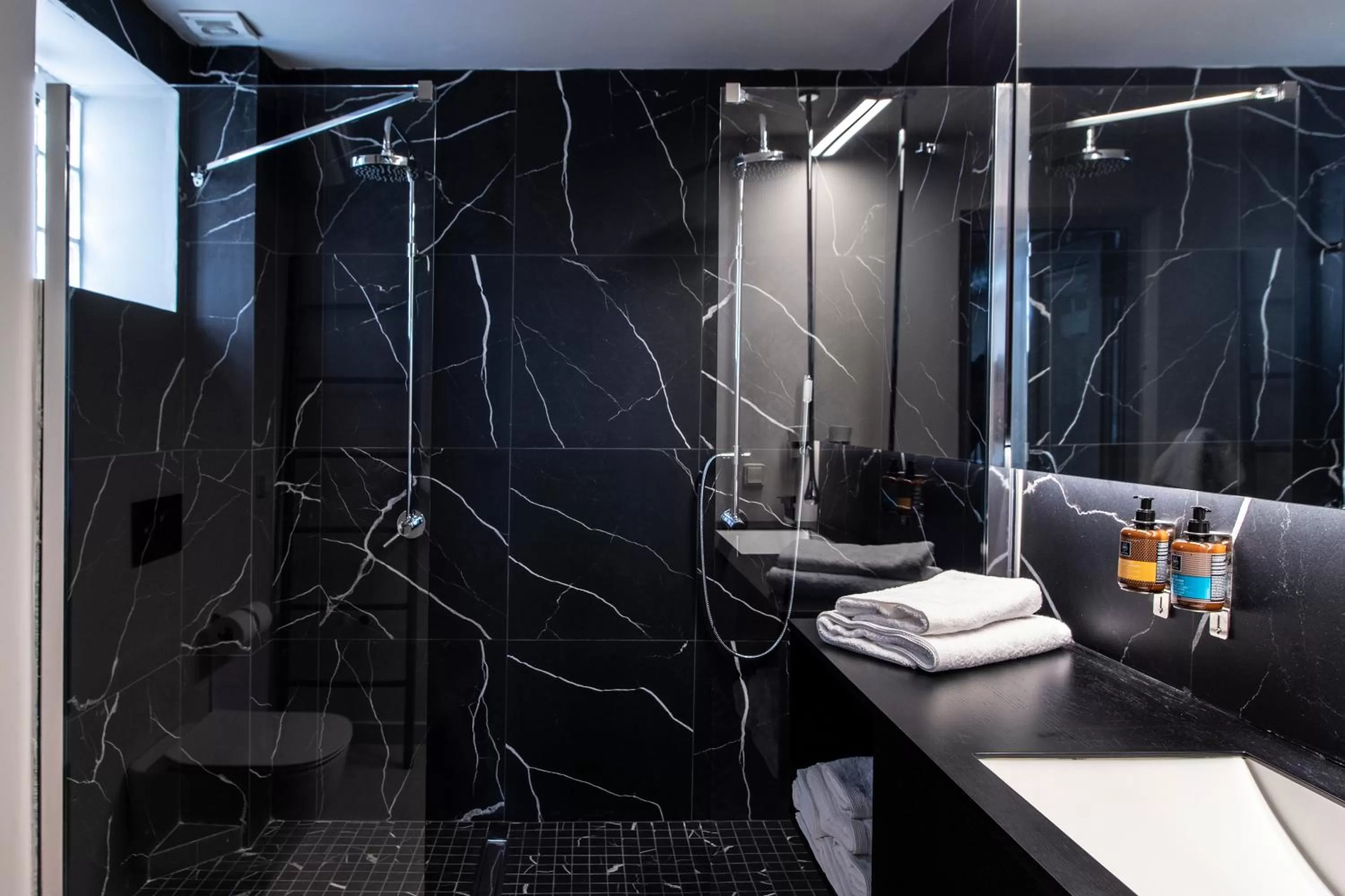 Shower in Bespoke House Athens