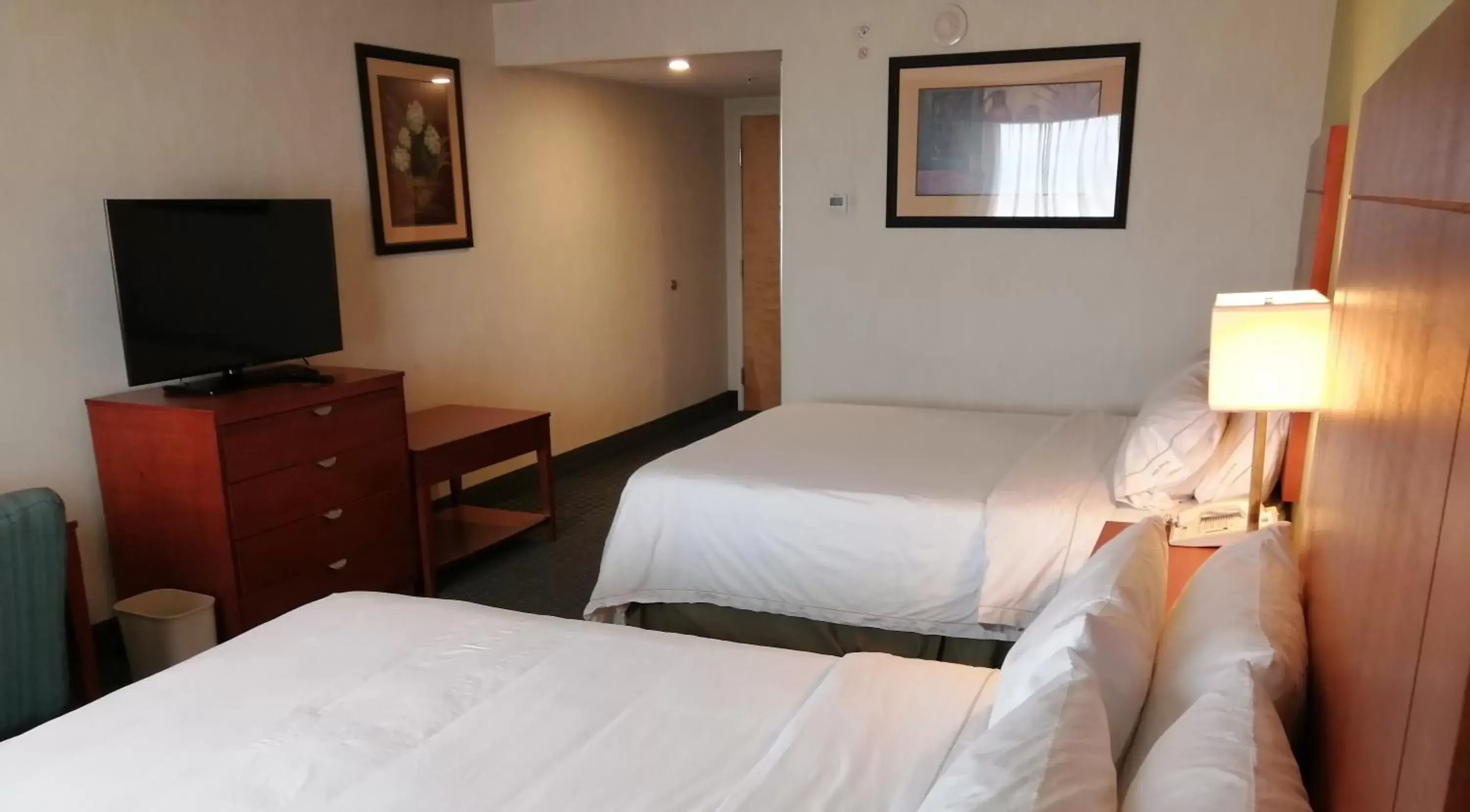 Bed in Holiday Inn Express & Suites Toluca Zona Aeropuerto, an IHG Hotel