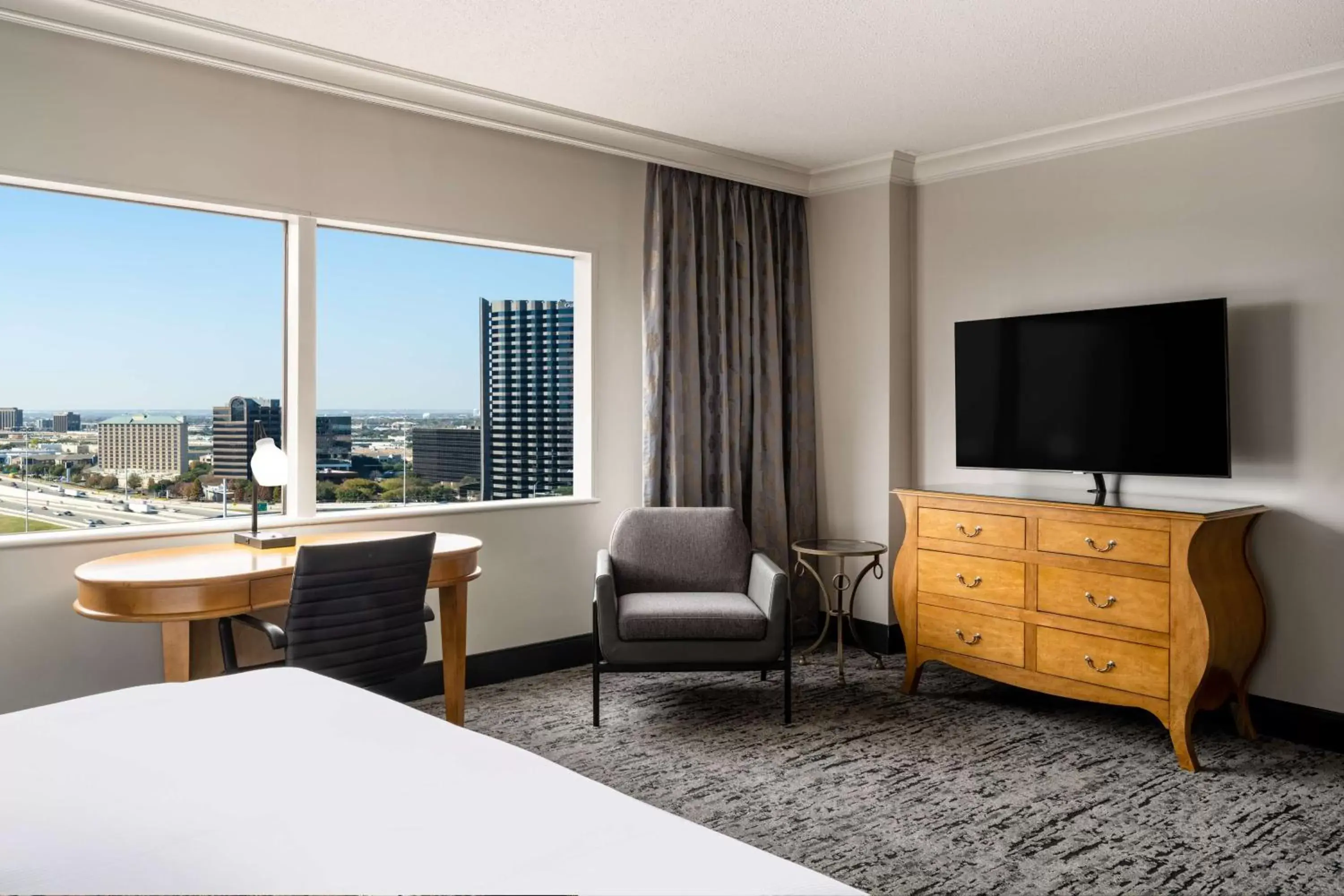 Bedroom, TV/Entertainment Center in Hilton Dallas Lincoln Centre