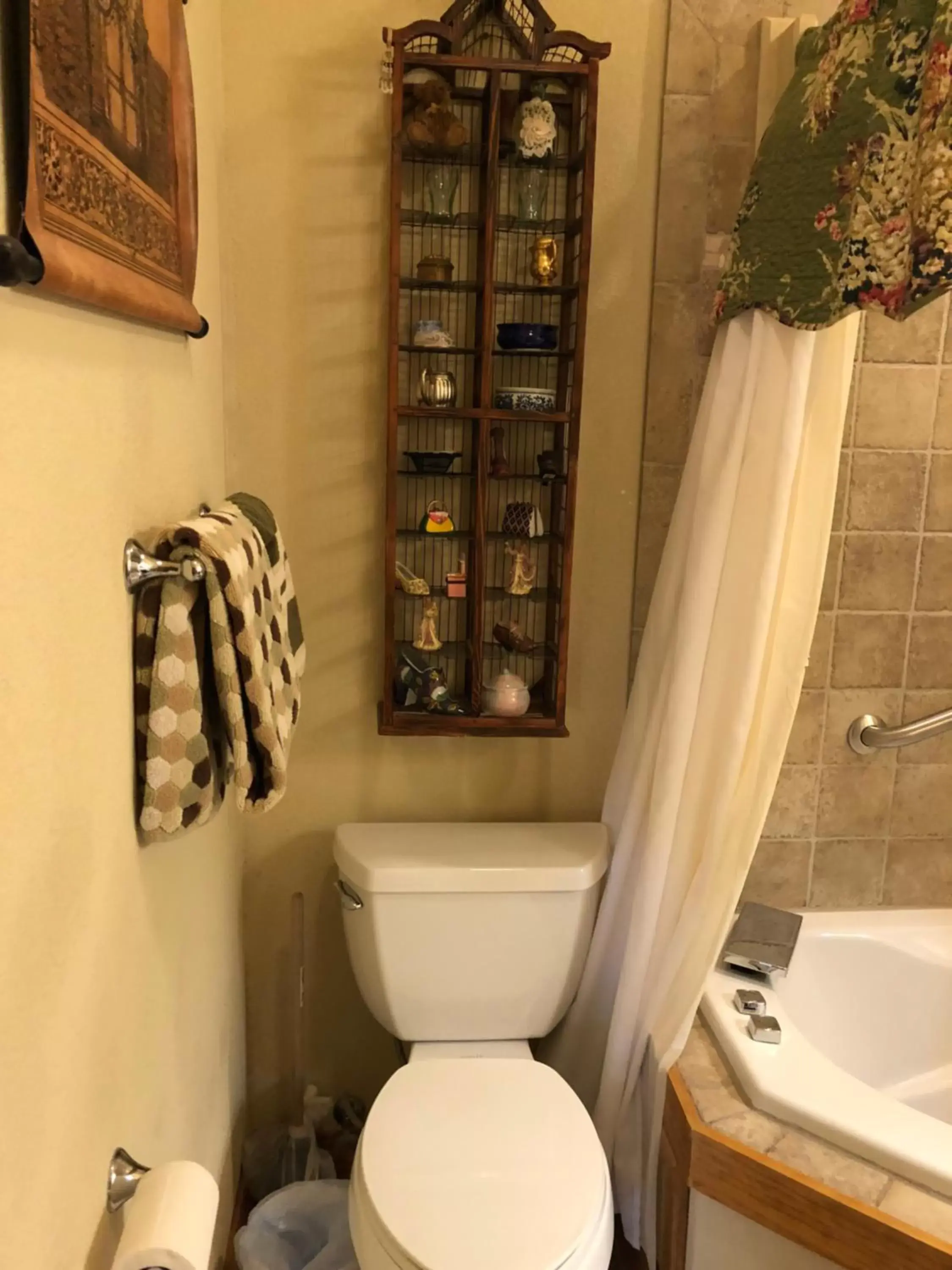 Bathroom in All Seasons Inn