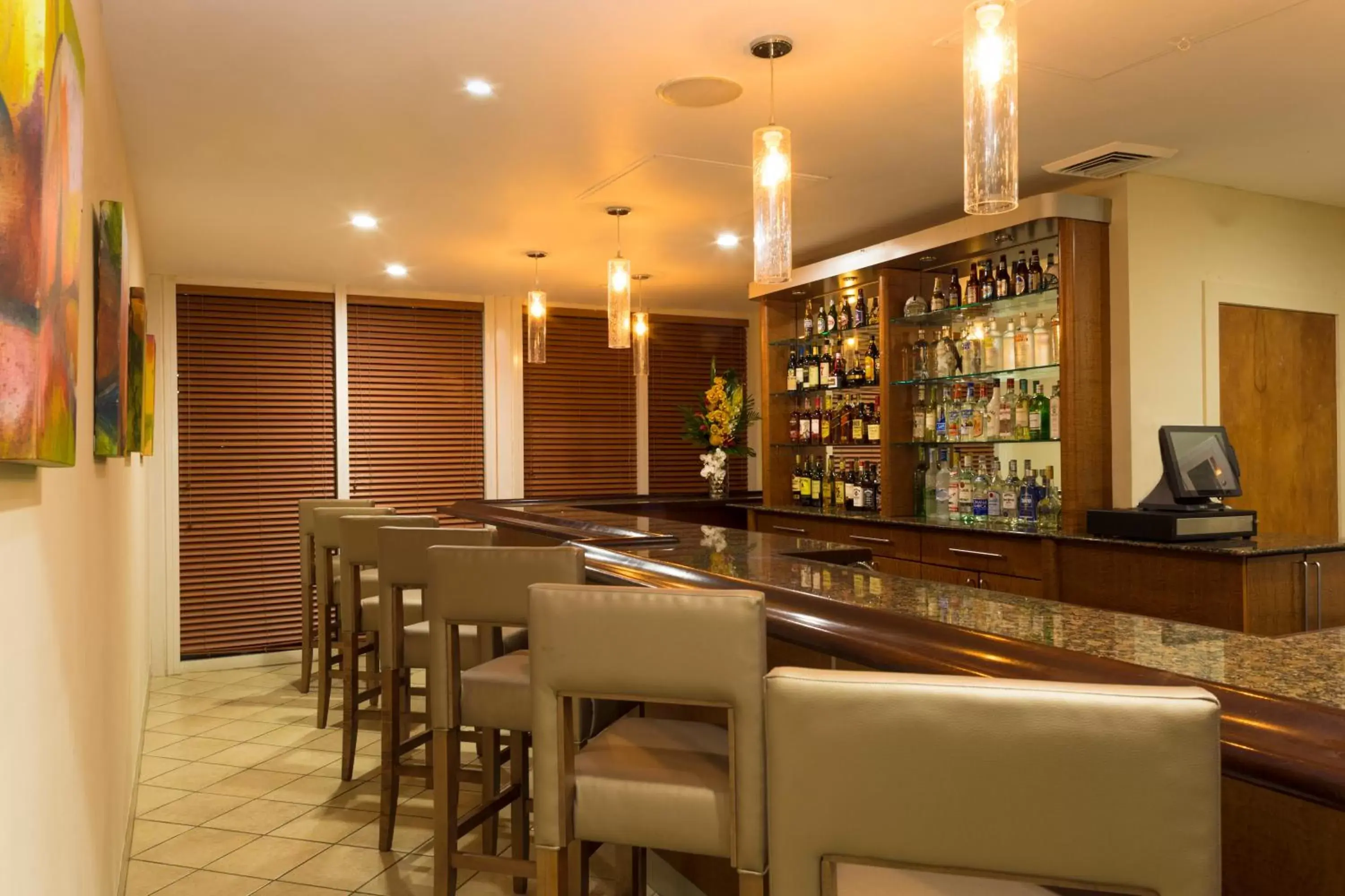 Restaurant/places to eat, Lounge/Bar in Best Western Plus Atlantic Beach Resort