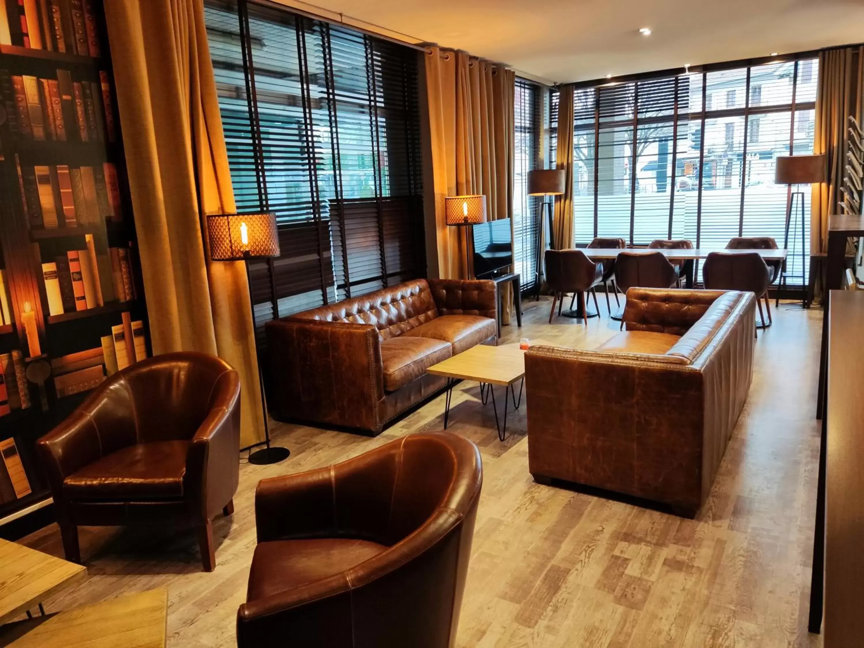 Seating area, Lounge/Bar in Hôtel Du Centre Annemasse