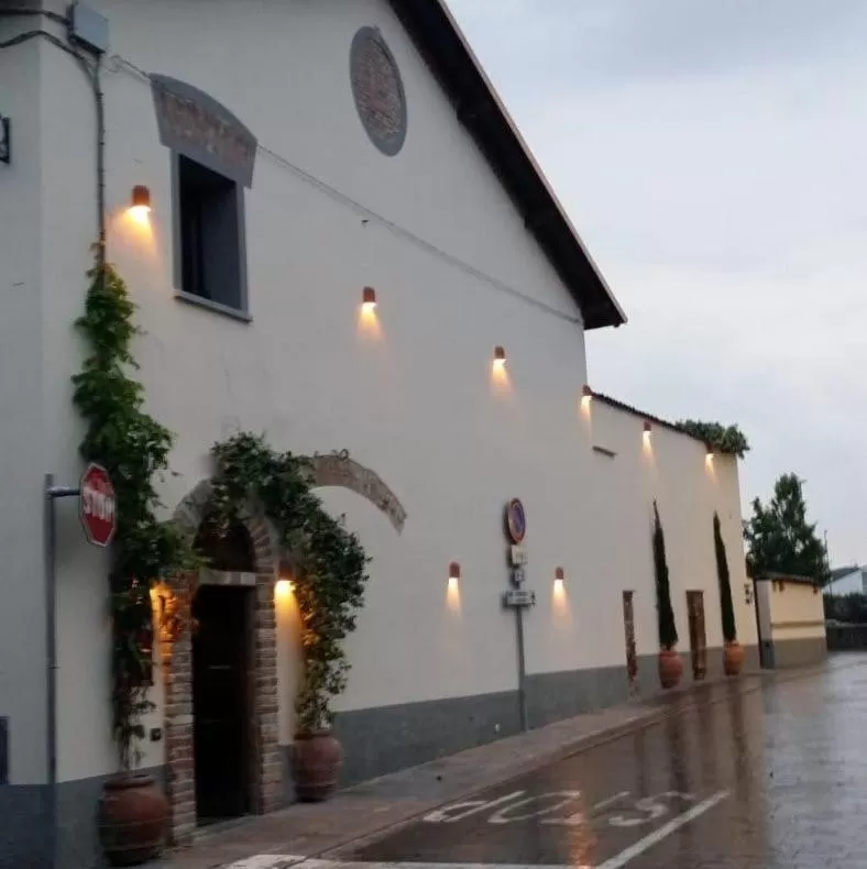 Property Building in Bed & Breakfast 1906