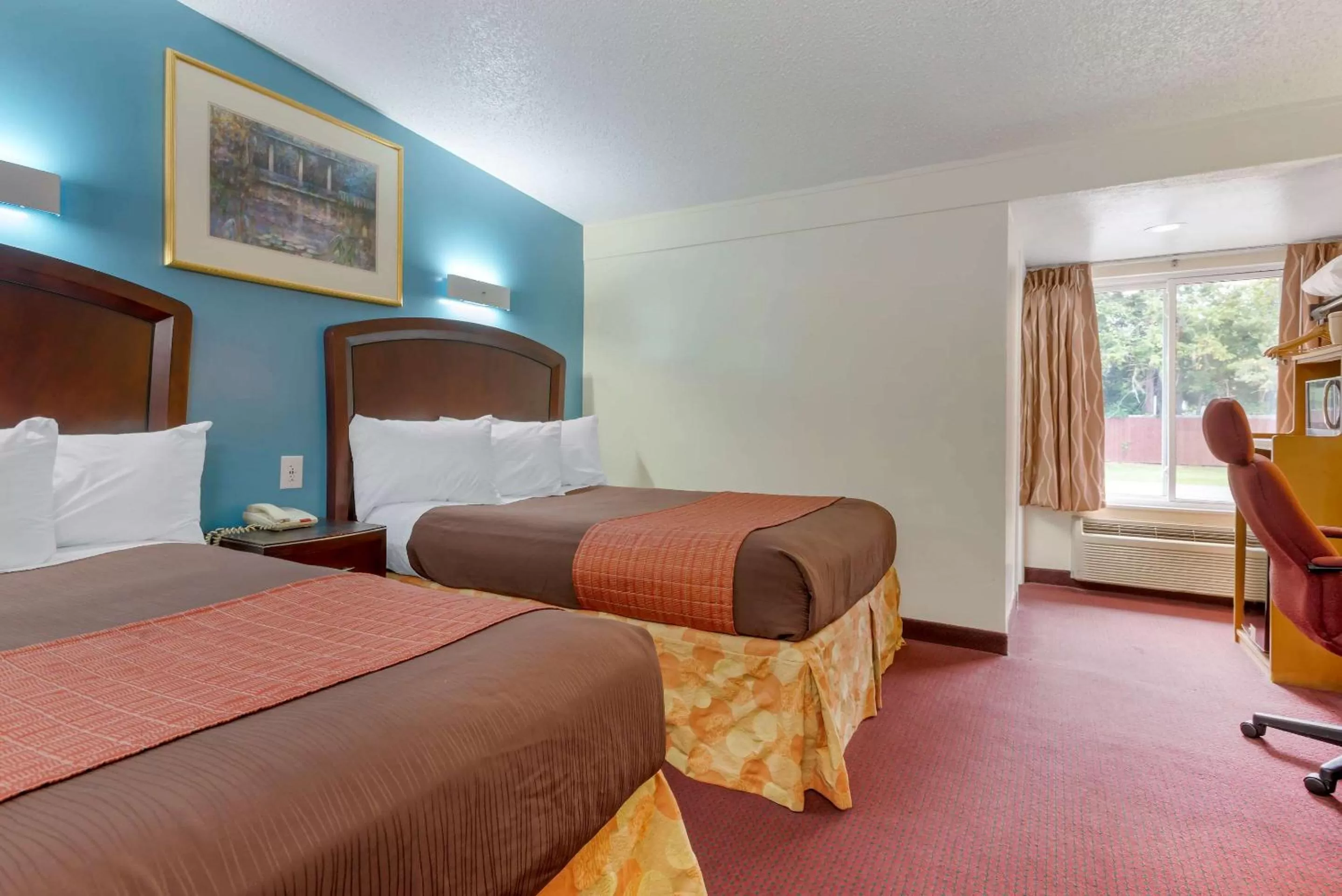 Bedroom, Bed in Rodeway Inn & Suites New Paltz - Hudson Valley