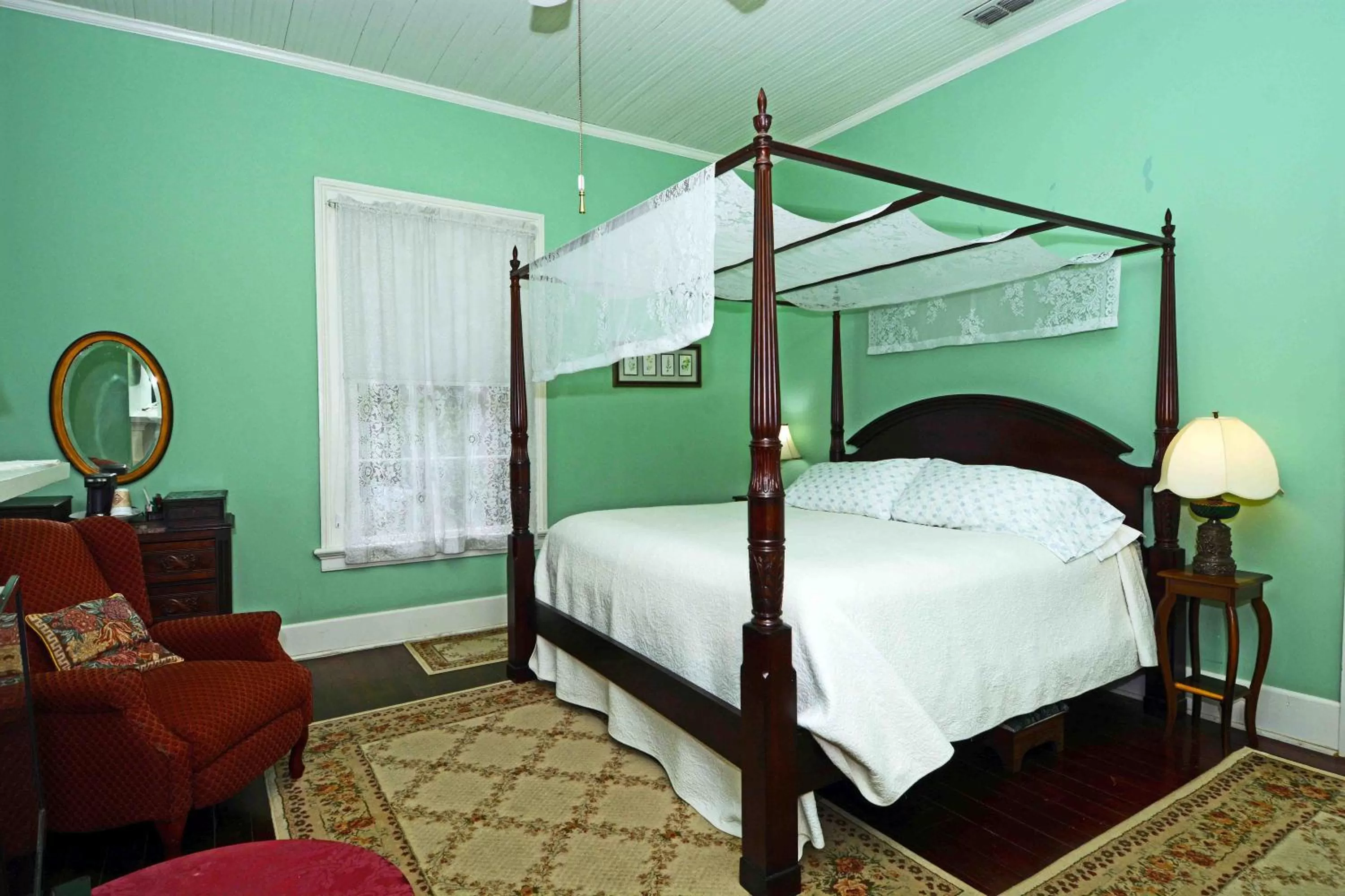 Photo of the whole room, Bed in 1872 Denham Inn