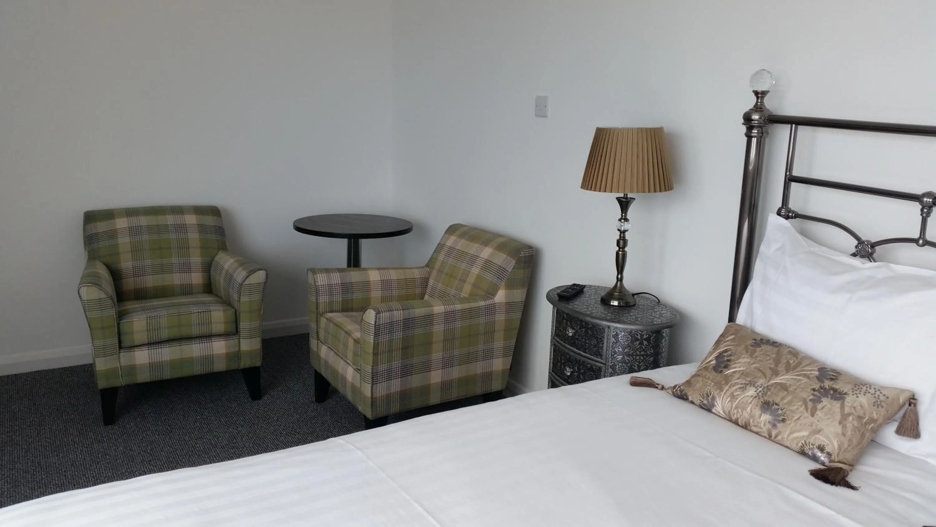 Bedroom, Bed in Halfway House Hotel