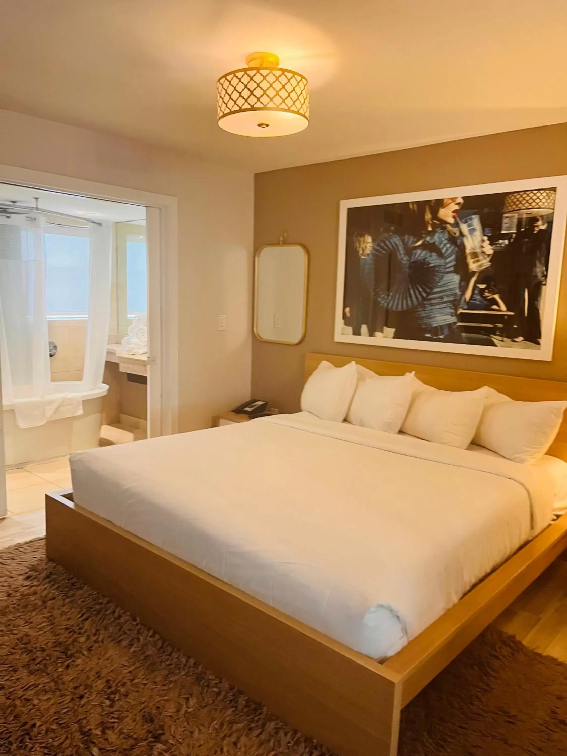 Bedroom, Bed in Suites at The Strand on Ocean Drive