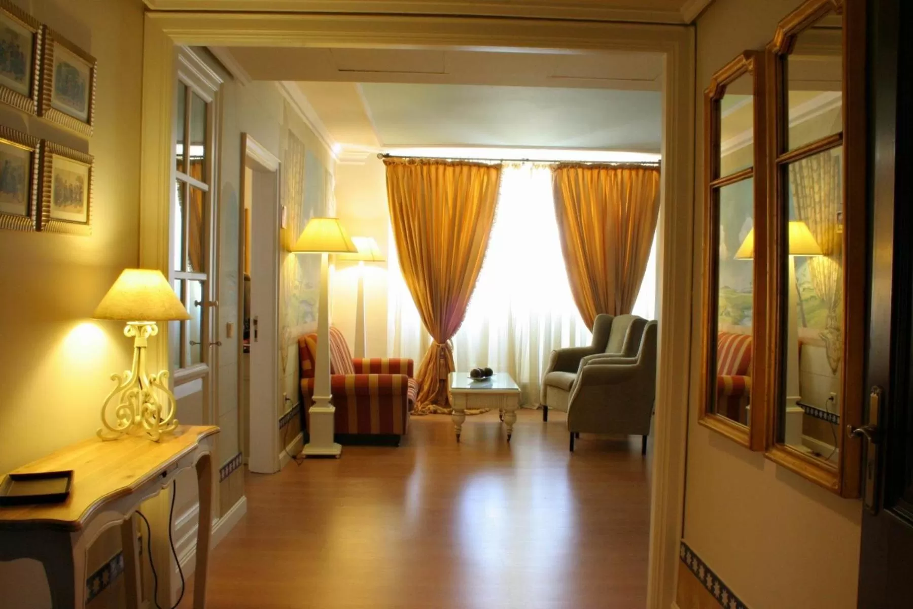 Living room in Hotel Alcázar de la Reina